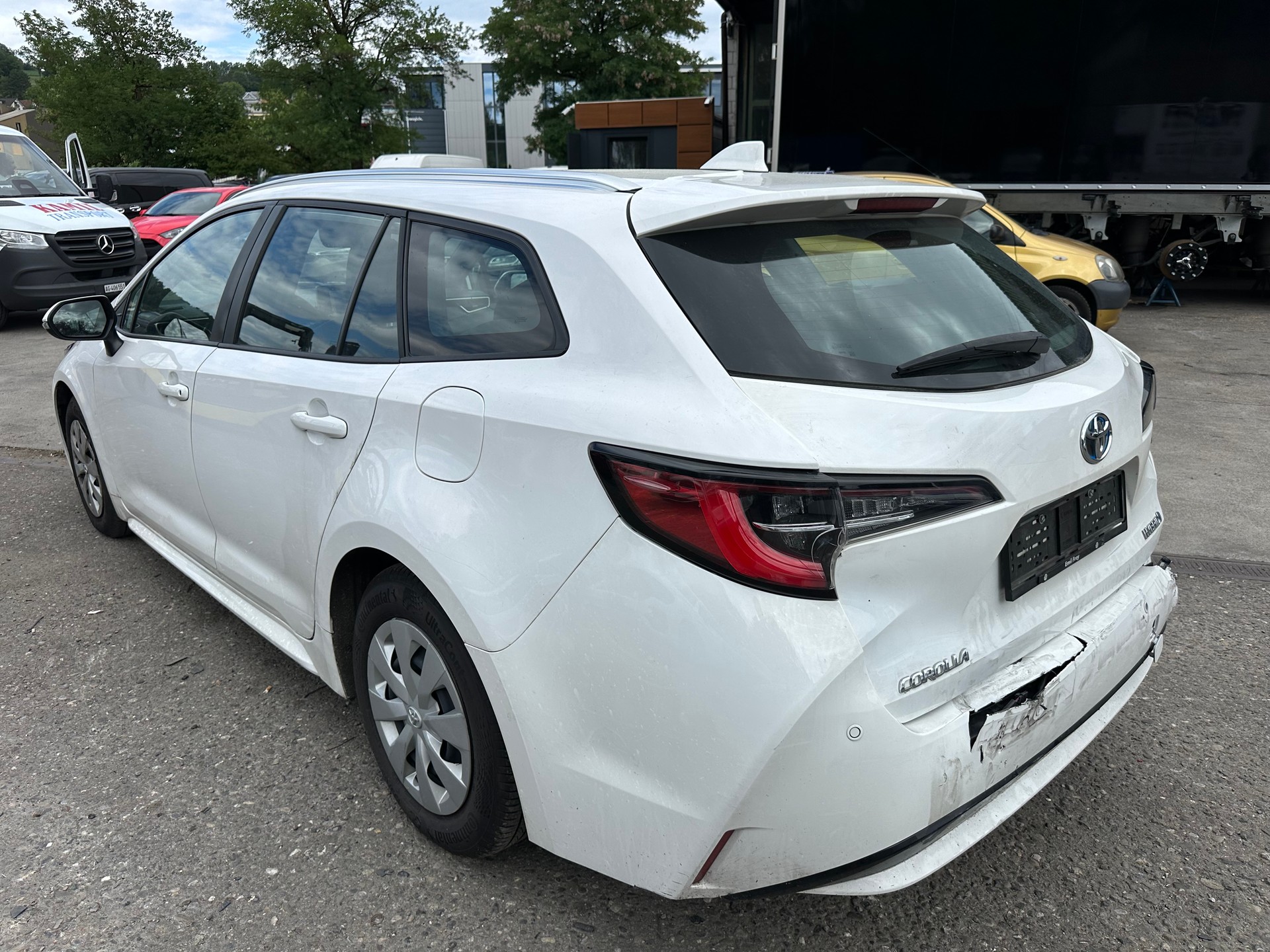 TOYOTA Corolla Touring Sports 1.8 HSD Trend e-CVT-image-3