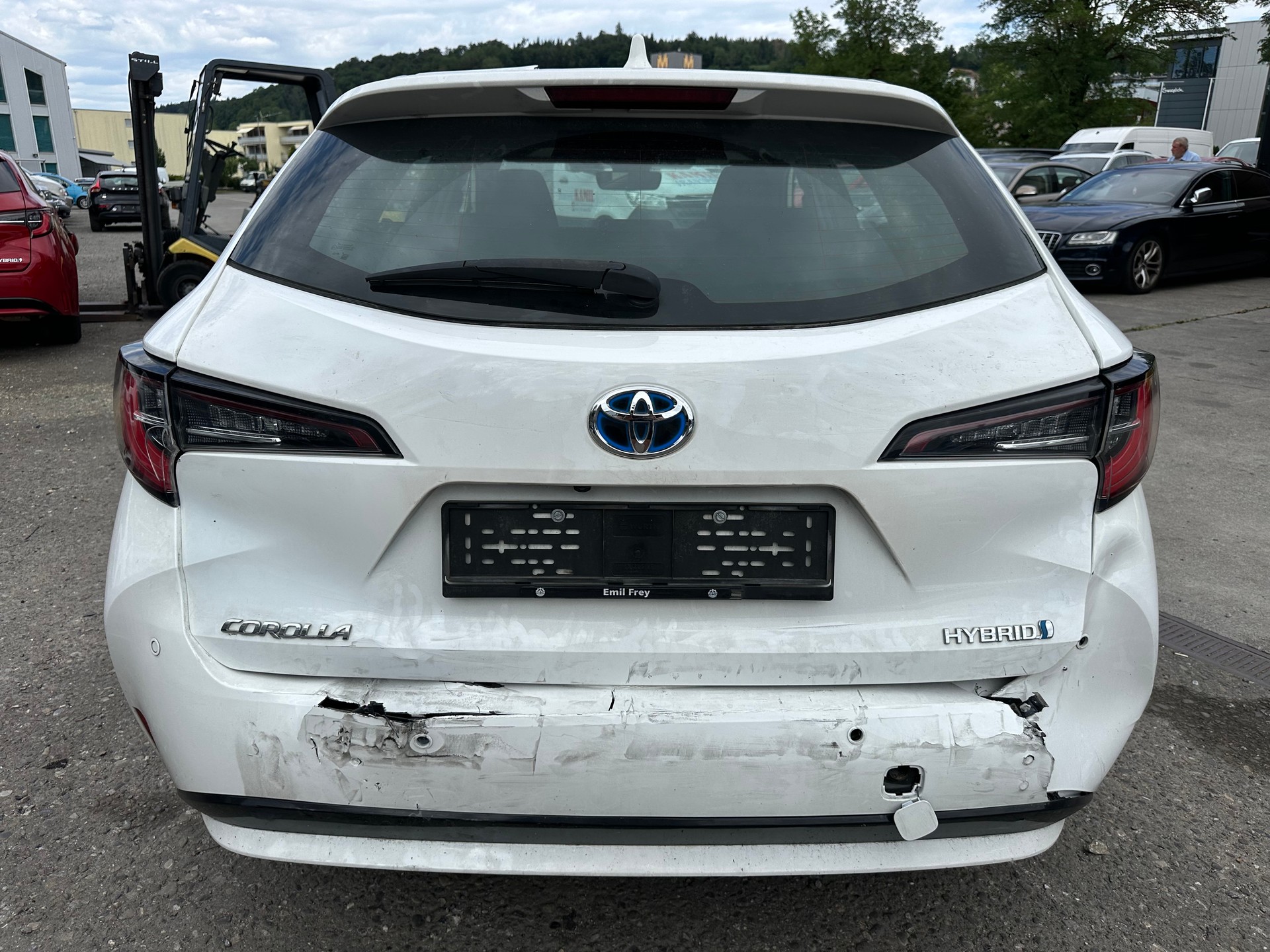 TOYOTA Corolla Touring Sports 1.8 HSD Trend e-CVT-image-2