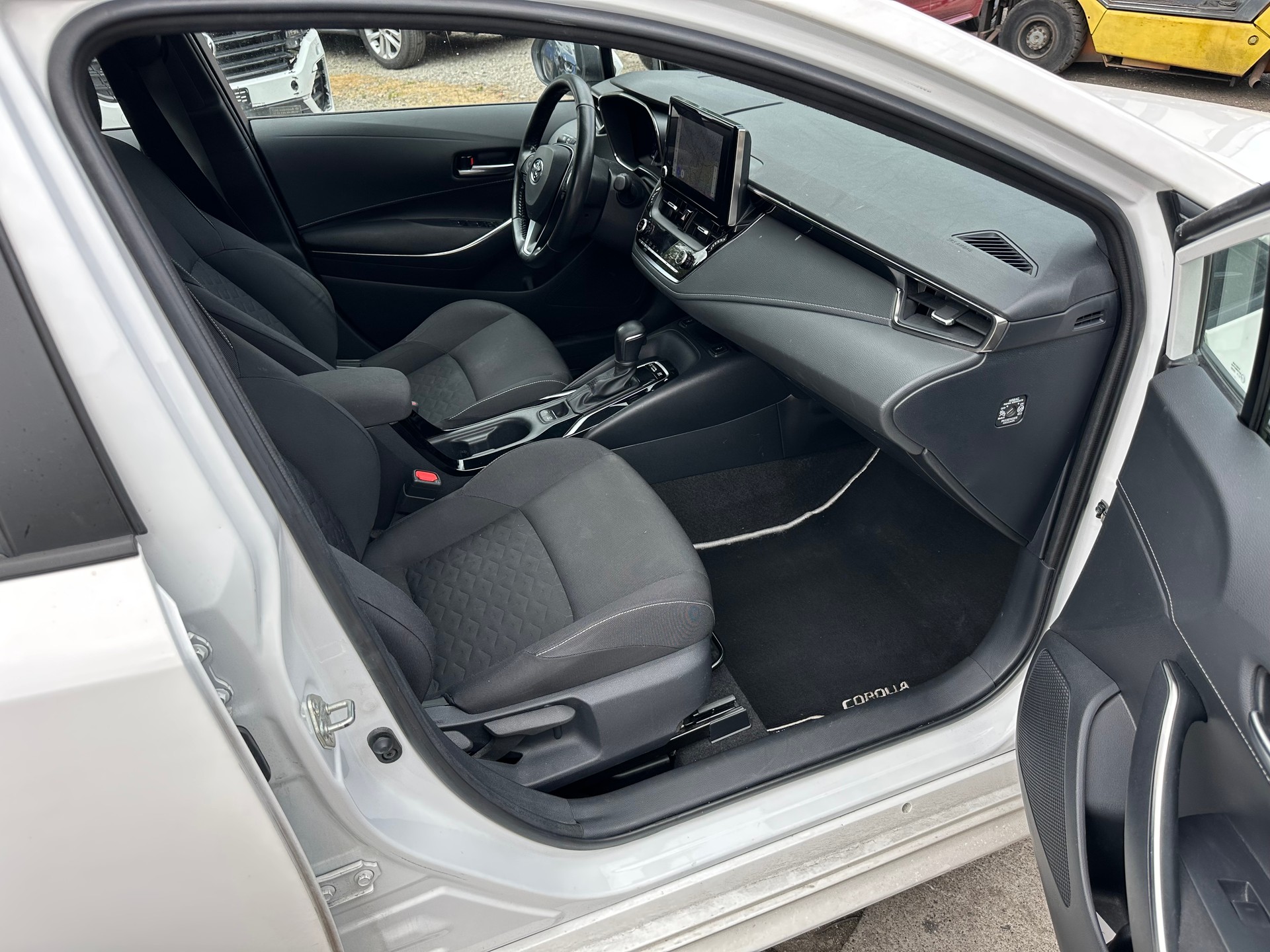 TOYOTA Corolla Touring Sports 1.8 HSD Trend e-CVT-image-11