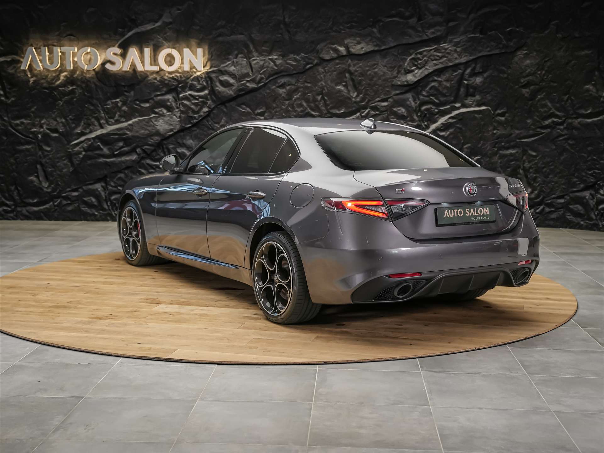 ALFA ROMEO Giulia 2.0 Veloce Q4 AT8 *Facelift*Abstandsregler*El. Sitze mit Memory*Sitzheizung*-showroom-element-2