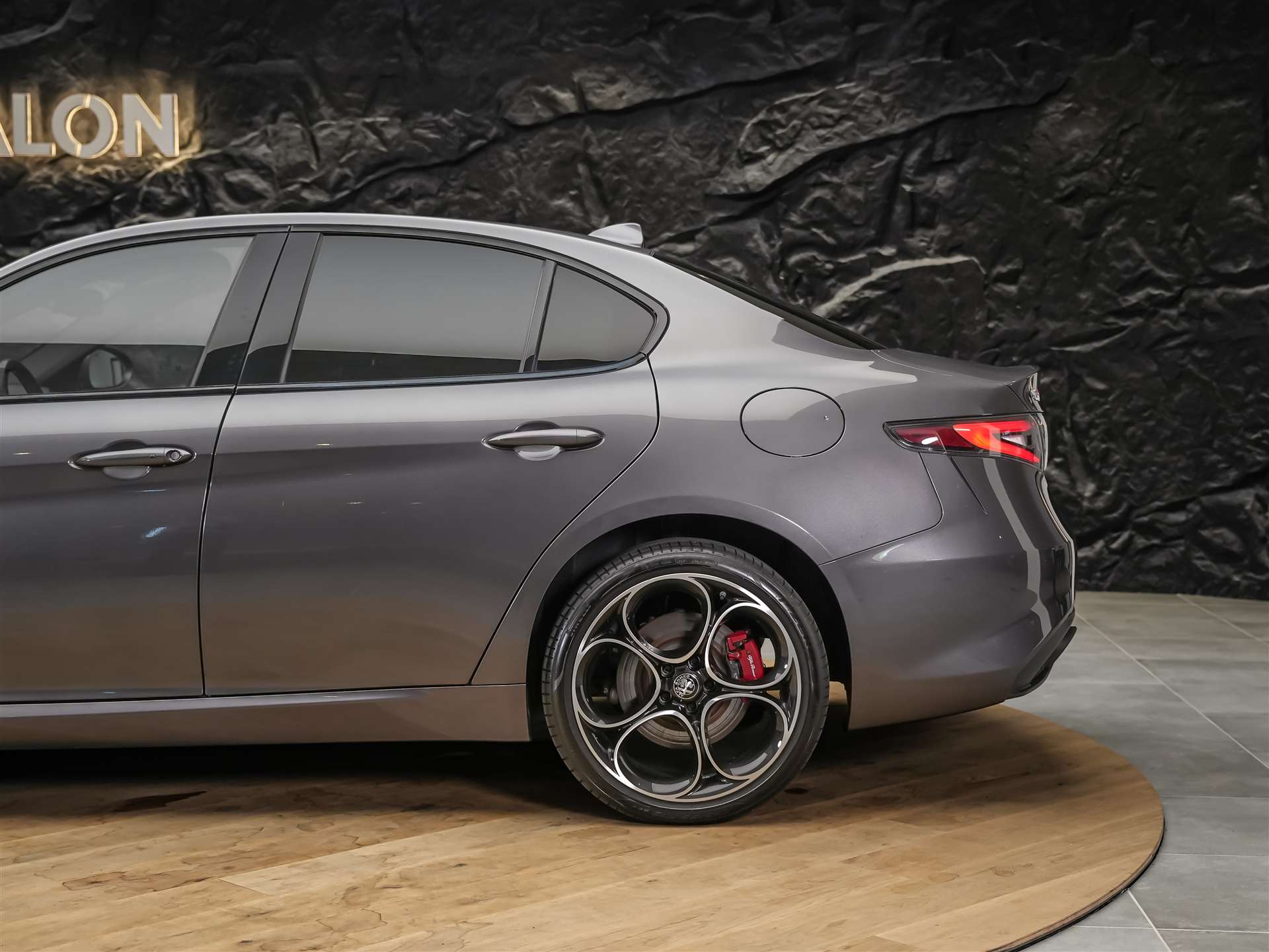 ALFA ROMEO Giulia 2.0 Veloce Q4 AT8 *Facelift*Abstandsregler*El. Sitze mit Memory*Sitzheizung*-image-17