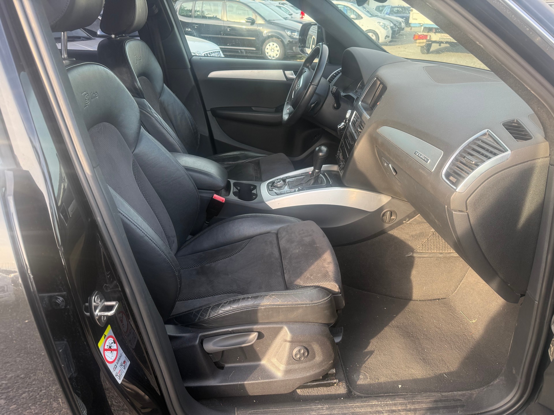 AUDI Q5 3.0 TDI quattro S-tronic S-Line-image-8