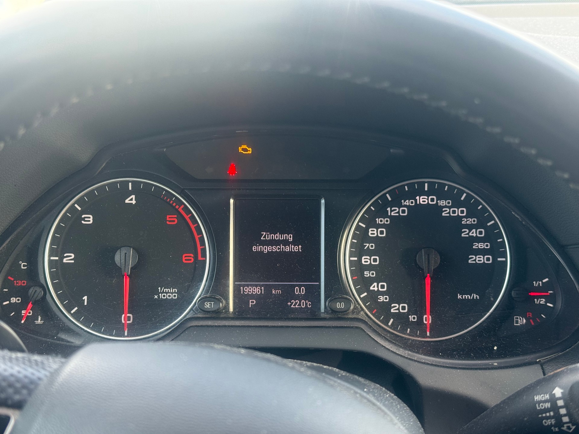 AUDI Q5 3.0 TDI quattro S-tronic S-Line-image-11