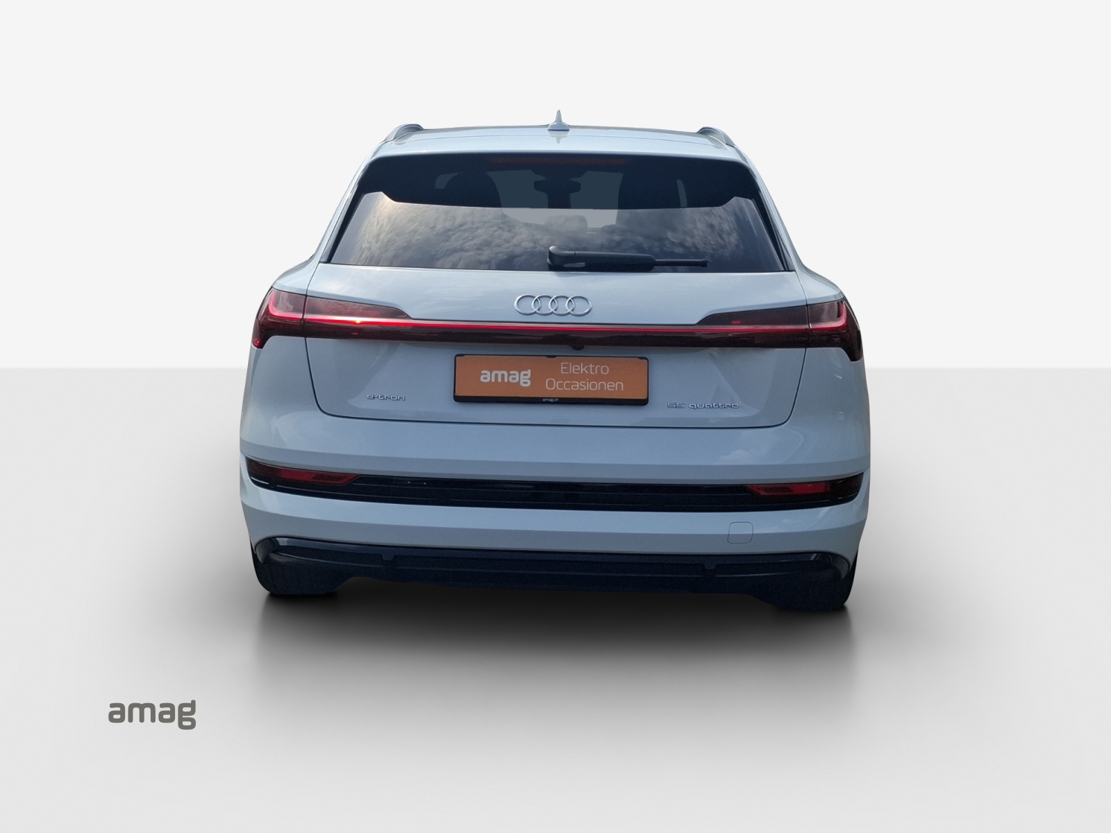 AUDI e-tron 55 S Line quattro-showroom-element-3