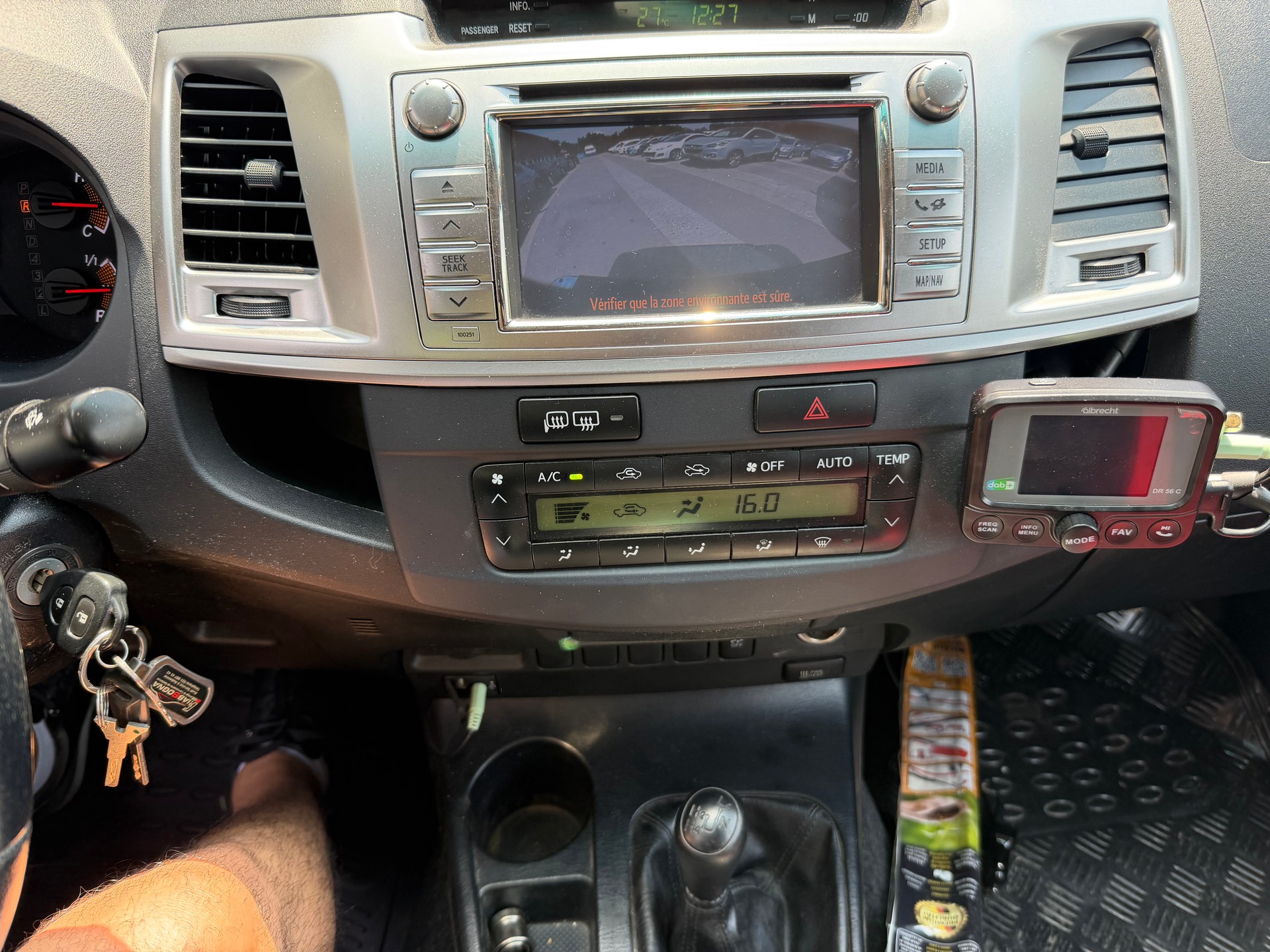 TOYOTA Hilux 3.0 4WD Double Cab Sol Premium A-image-8