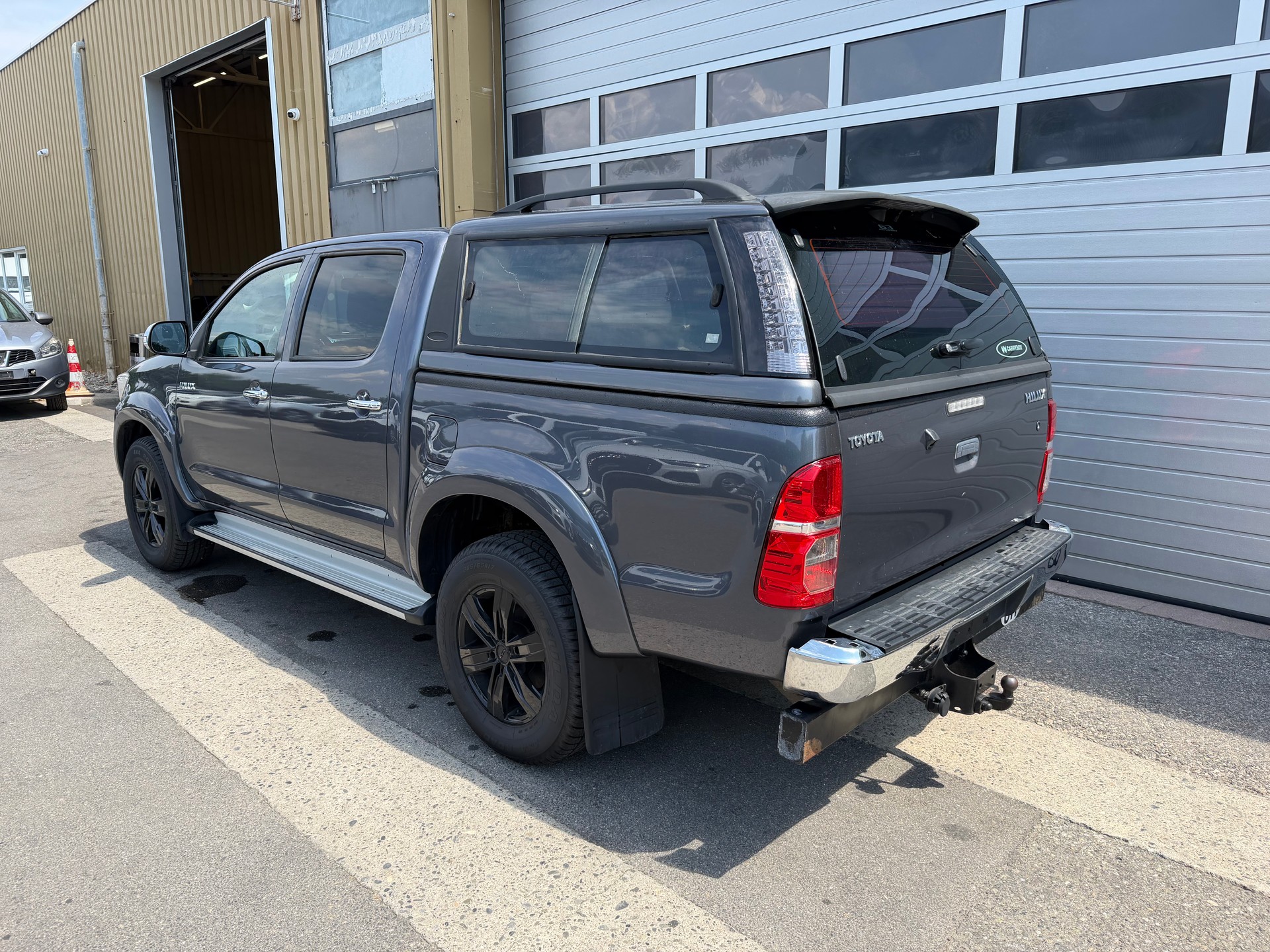 TOYOTA Hilux 3.0 4WD Double Cab Sol Premium A-image-5