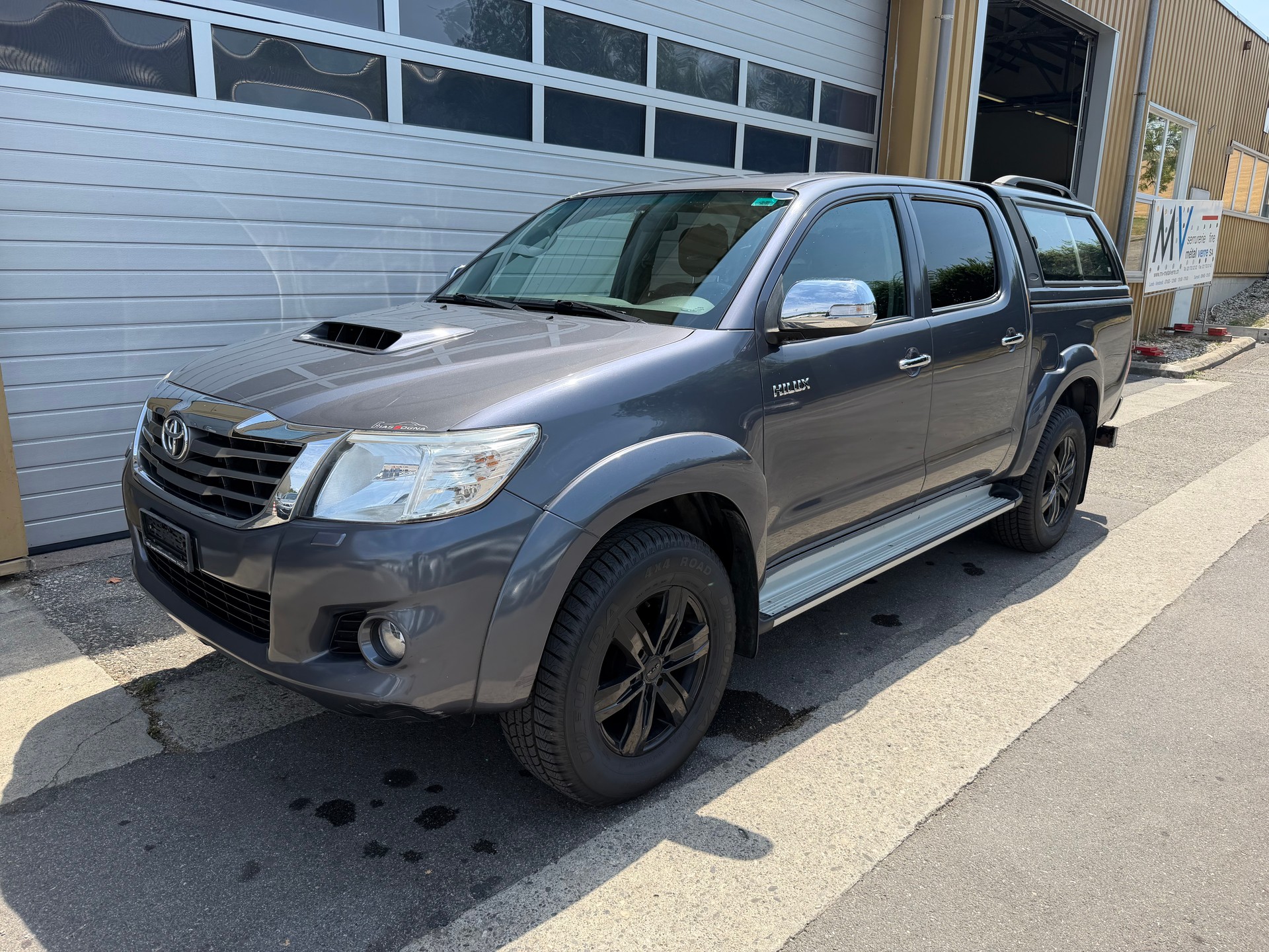 TOYOTA Hilux 3.0 4WD Double Cab Sol Premium A-image-0