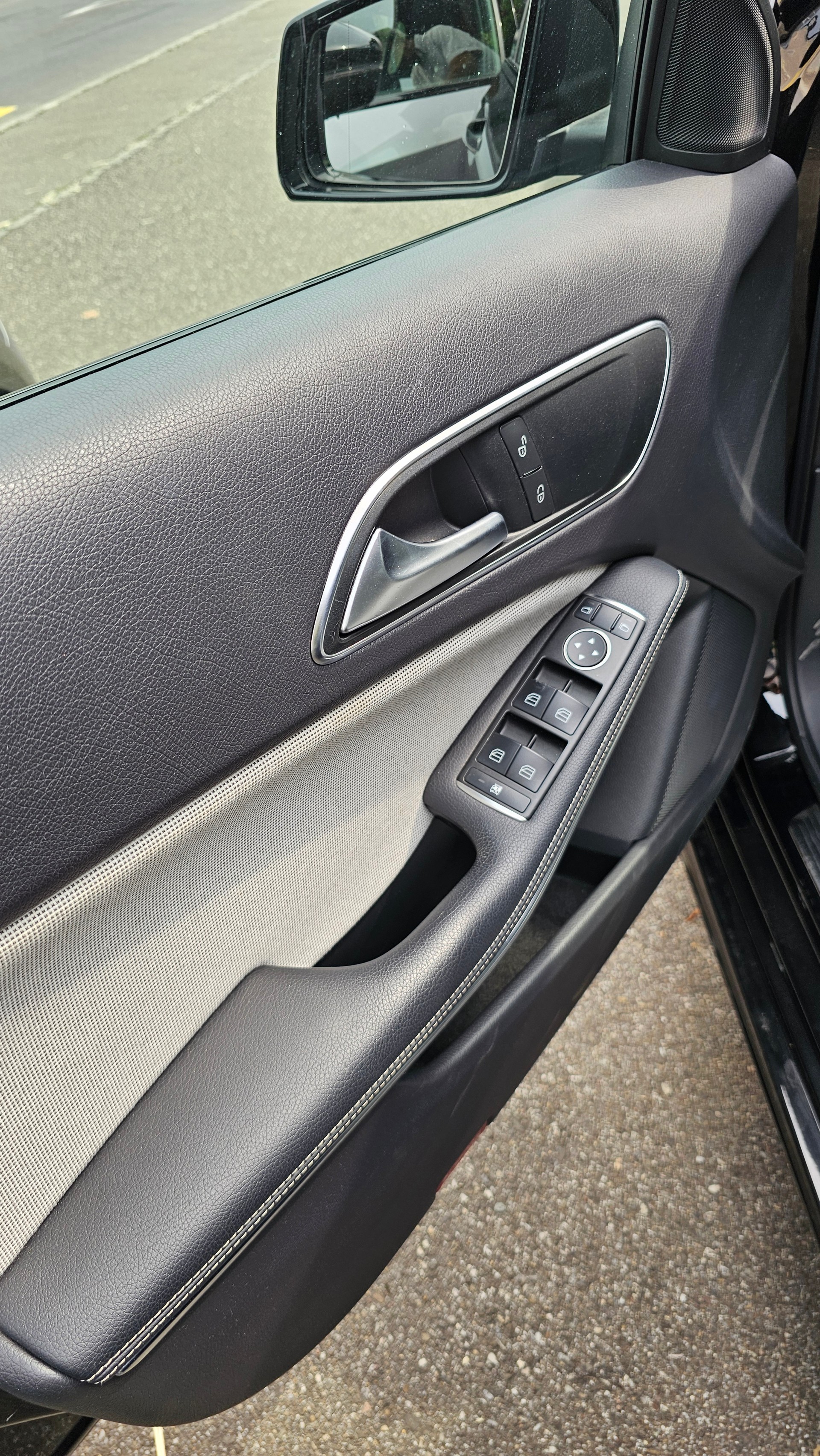 MERCEDES-BENZ A 180 BlueEfficiency Edition-image-5