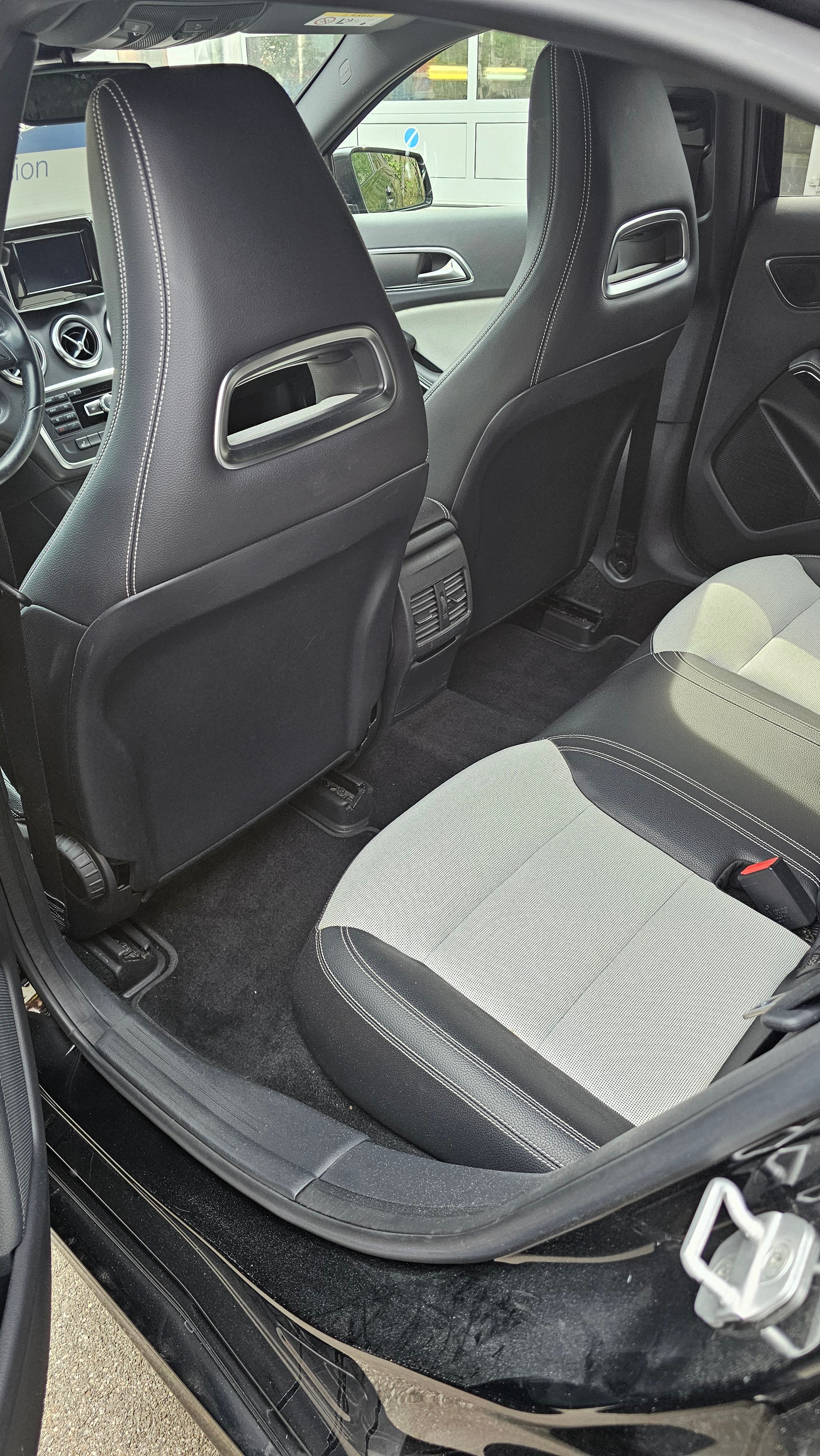MERCEDES-BENZ A 180 BlueEfficiency Edition-image-6