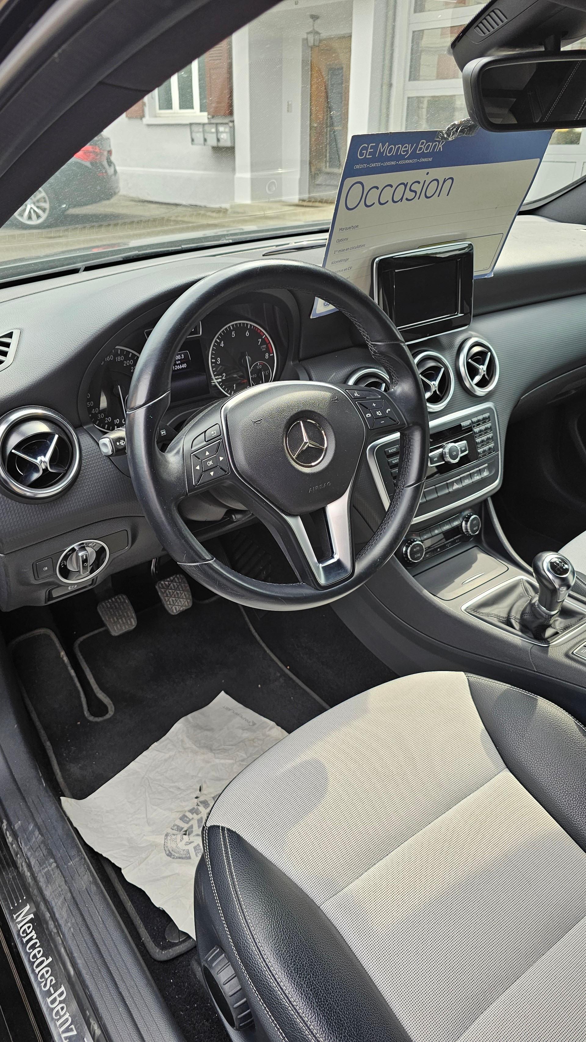 MERCEDES-BENZ A 180 BlueEfficiency Edition-image-4