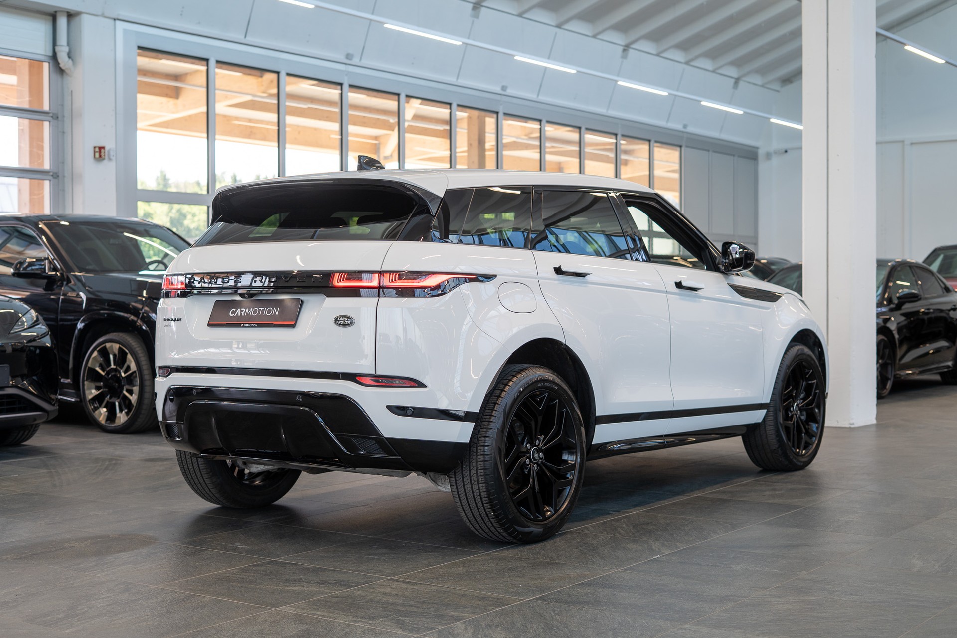 LAND ROVER Range Rover Evoque 2.0 D 165 R-Dynamic SE / Meridian Sound / Rückfahrkamera-image-6