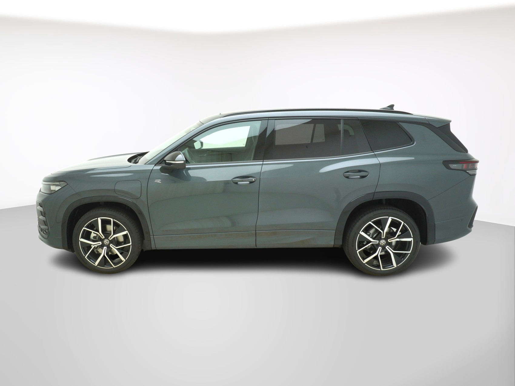 VW Tayron 1.5 TSI PHEV R-Line DSG-image-1