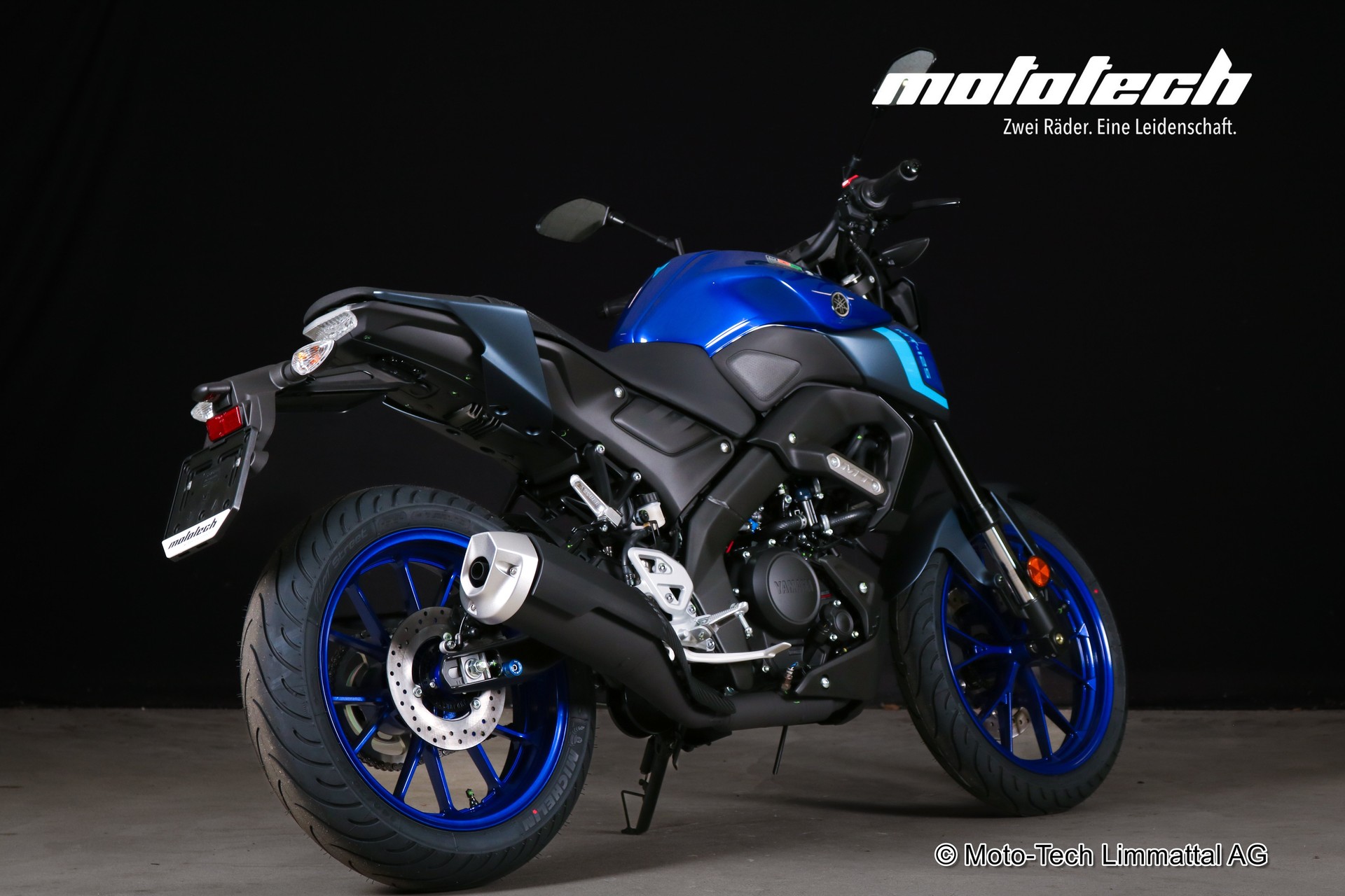 YAMAHA MT-125 ABS-showroom-element-2