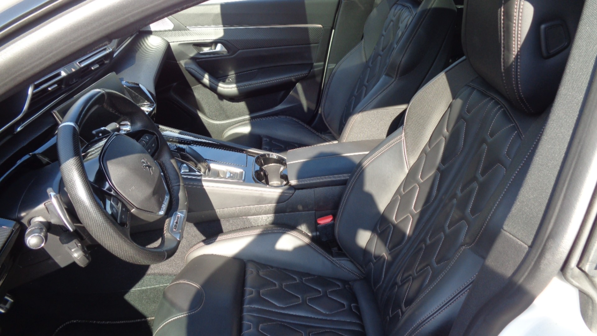PEUGEOT 508 1.6 PureTech GT Line EAT8-image-9