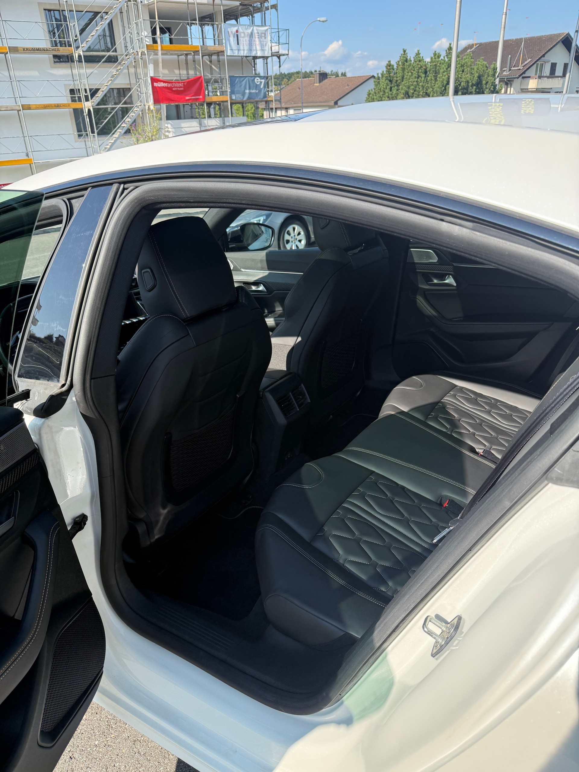 PEUGEOT 508 1.6 PureTech GT Line EAT8-image-11