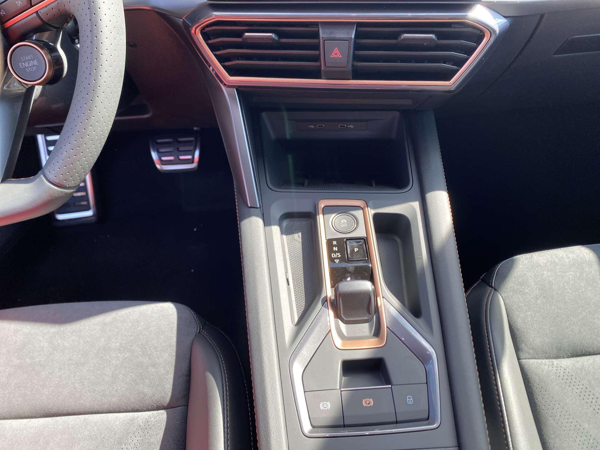 CUPRA LEON ST 2.0 TSi VZ 4Drive 333PS DSG-Automat-image-6