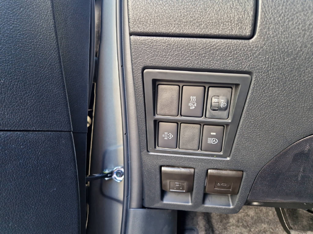 TOYOTA Hilux Double Cab.-Pick-up 2.8 48038/004-image-15