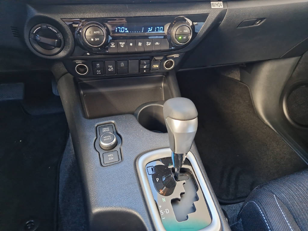 TOYOTA Hilux Double Cab.-Pick-up 2.8 48038/004-image-14