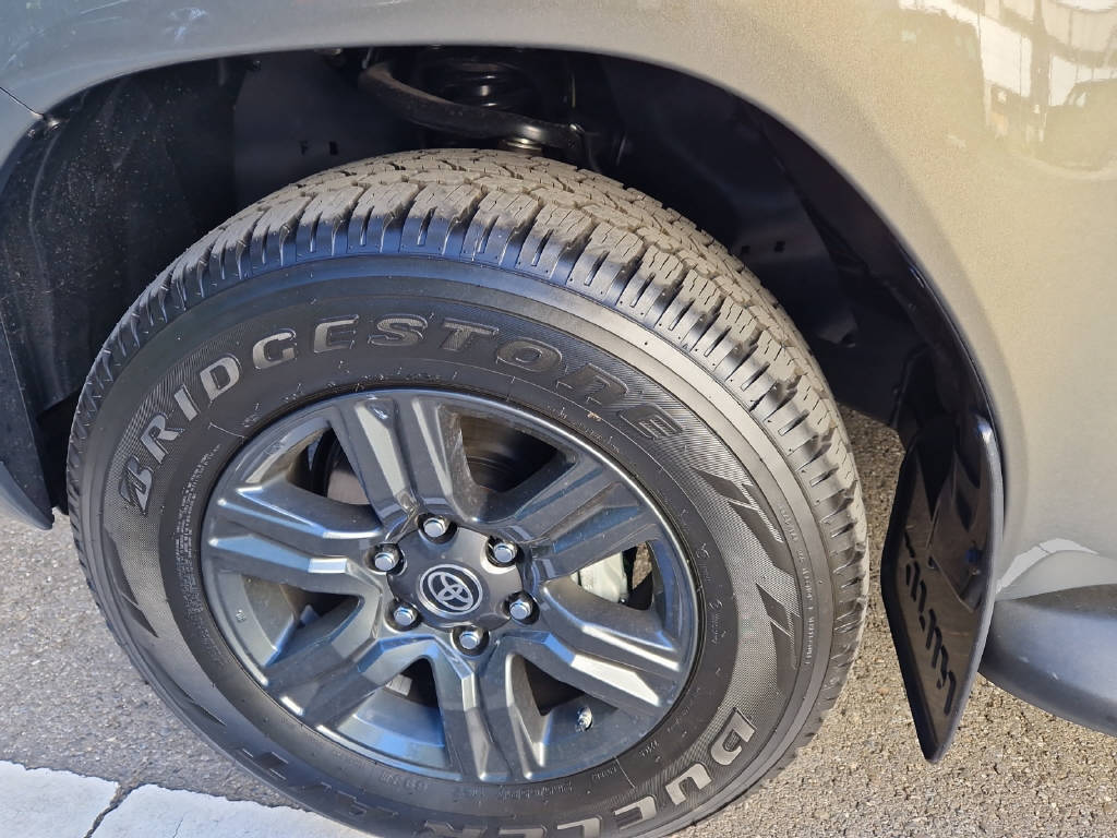 TOYOTA Hilux Double Cab.-Pick-up 2.8 48038/004-image-16