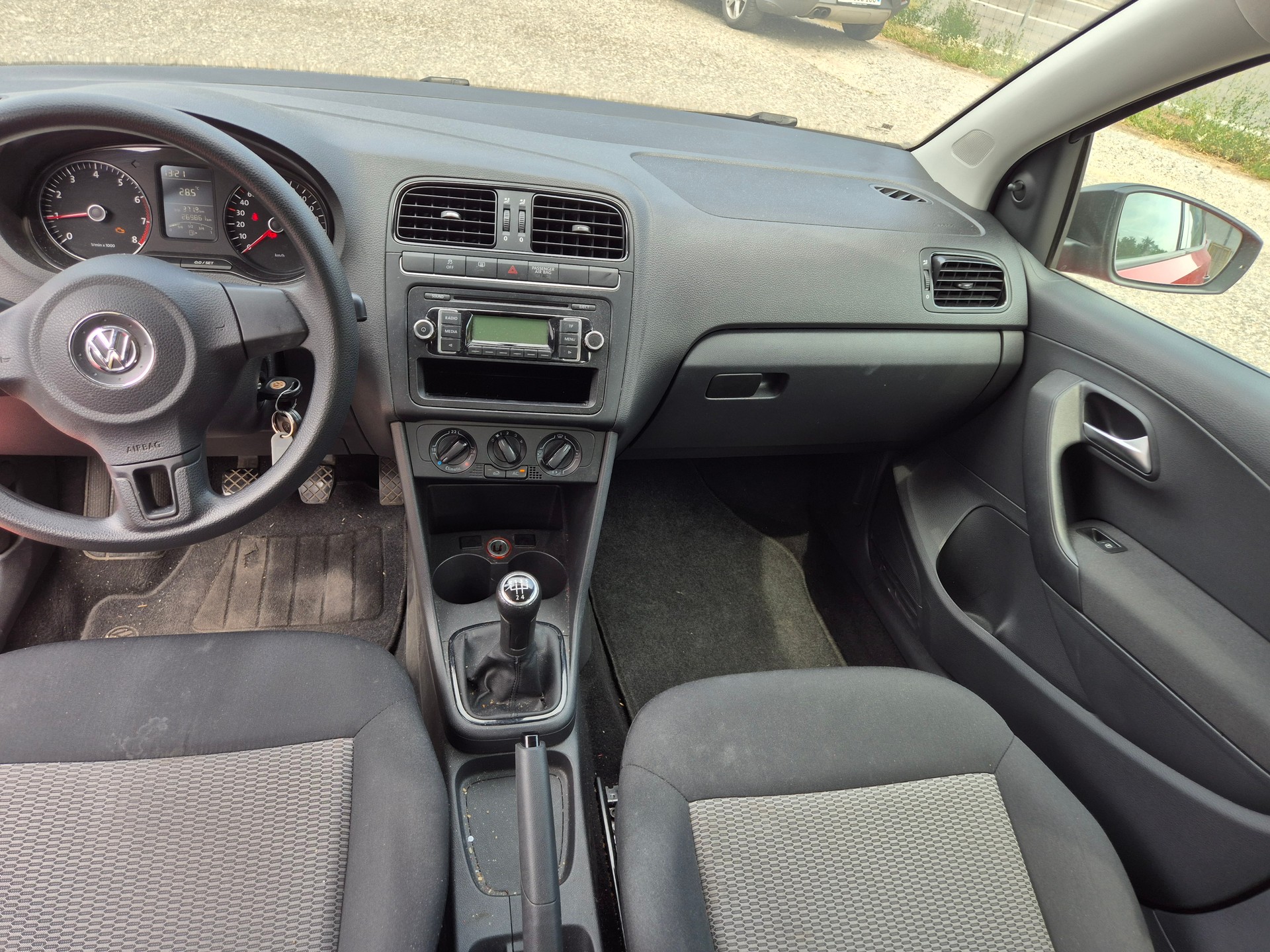 VW Polo 1.2 12V Trendline-image-8
