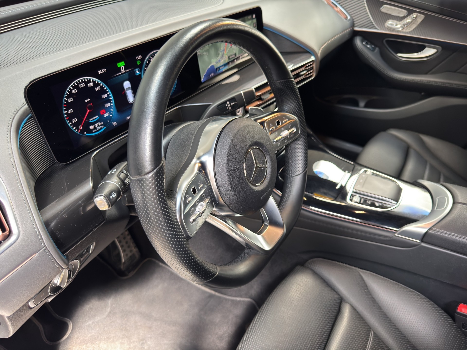 MERCEDES-BENZ EQC 400 AMG Line 4matic-image-18