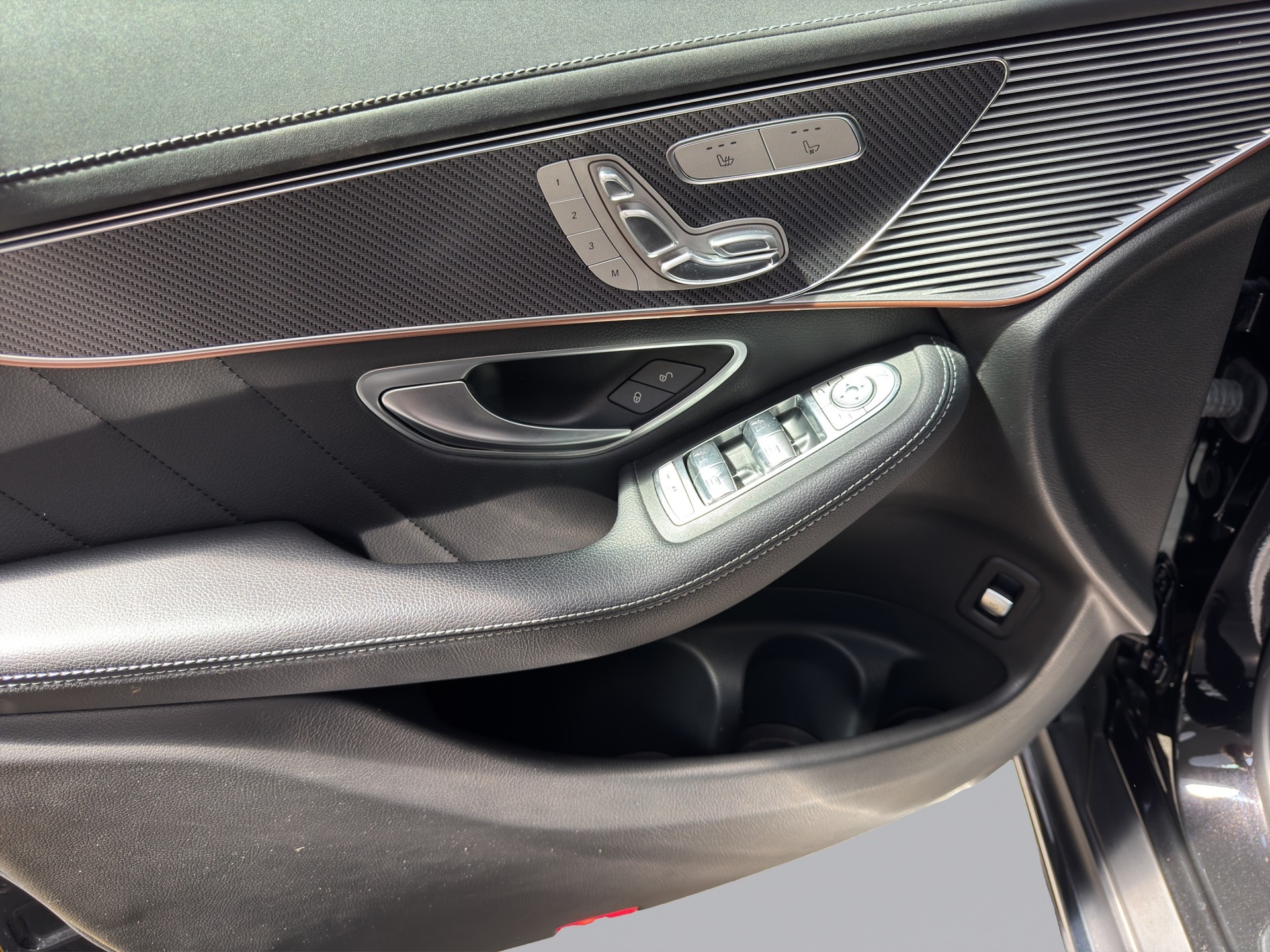 MERCEDES-BENZ EQC 400 AMG Line 4matic-image-14