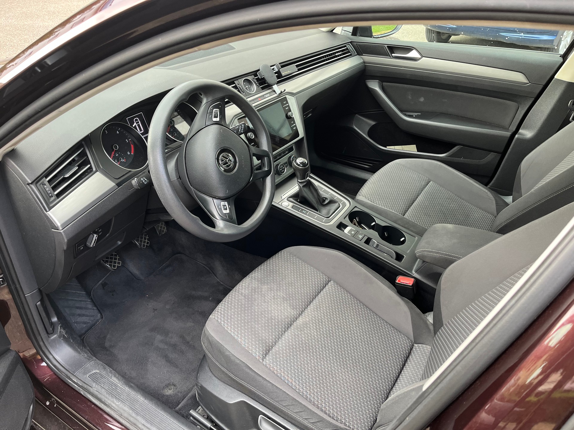 VW 1.6 TDI BlueMotion Trendline-image-3