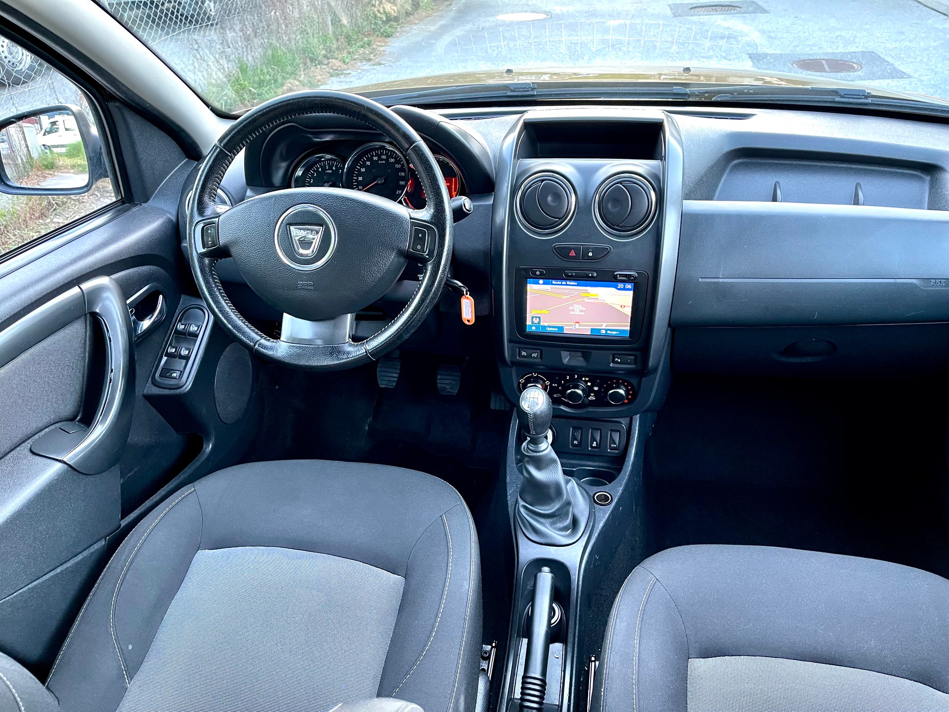 DACIA Duster 1.5 dCi Lauréate 4x4-image-1