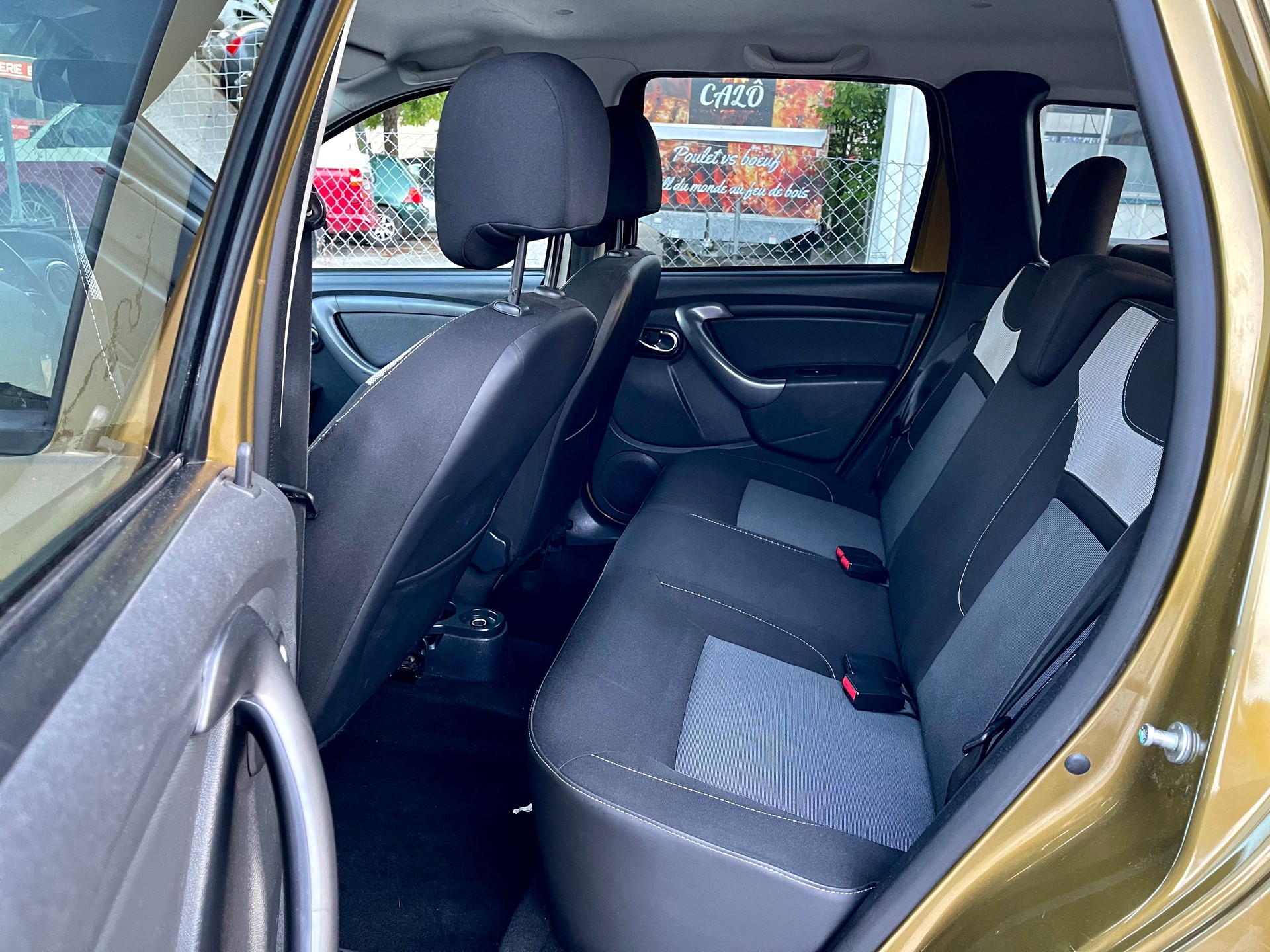 DACIA Duster 1.5 dCi Lauréate 4x4-image-22