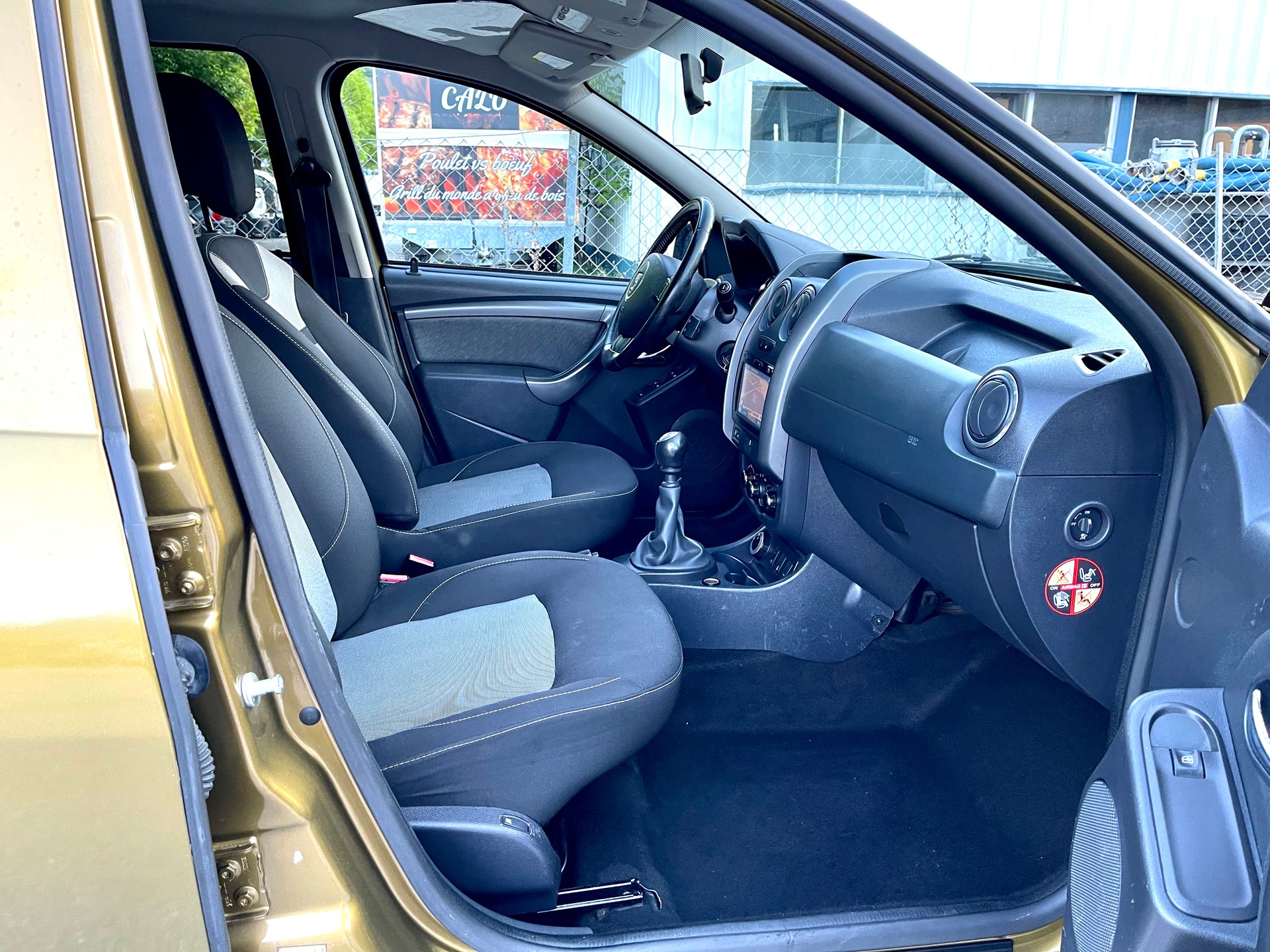DACIA Duster 1.5 dCi Lauréate 4x4-image-15