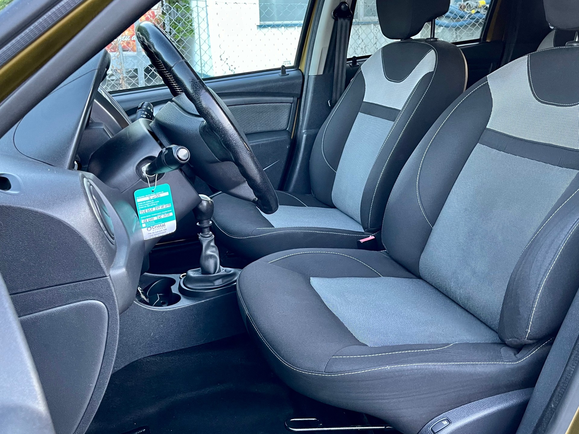 DACIA Duster 1.5 dCi Lauréate 4x4-image-23