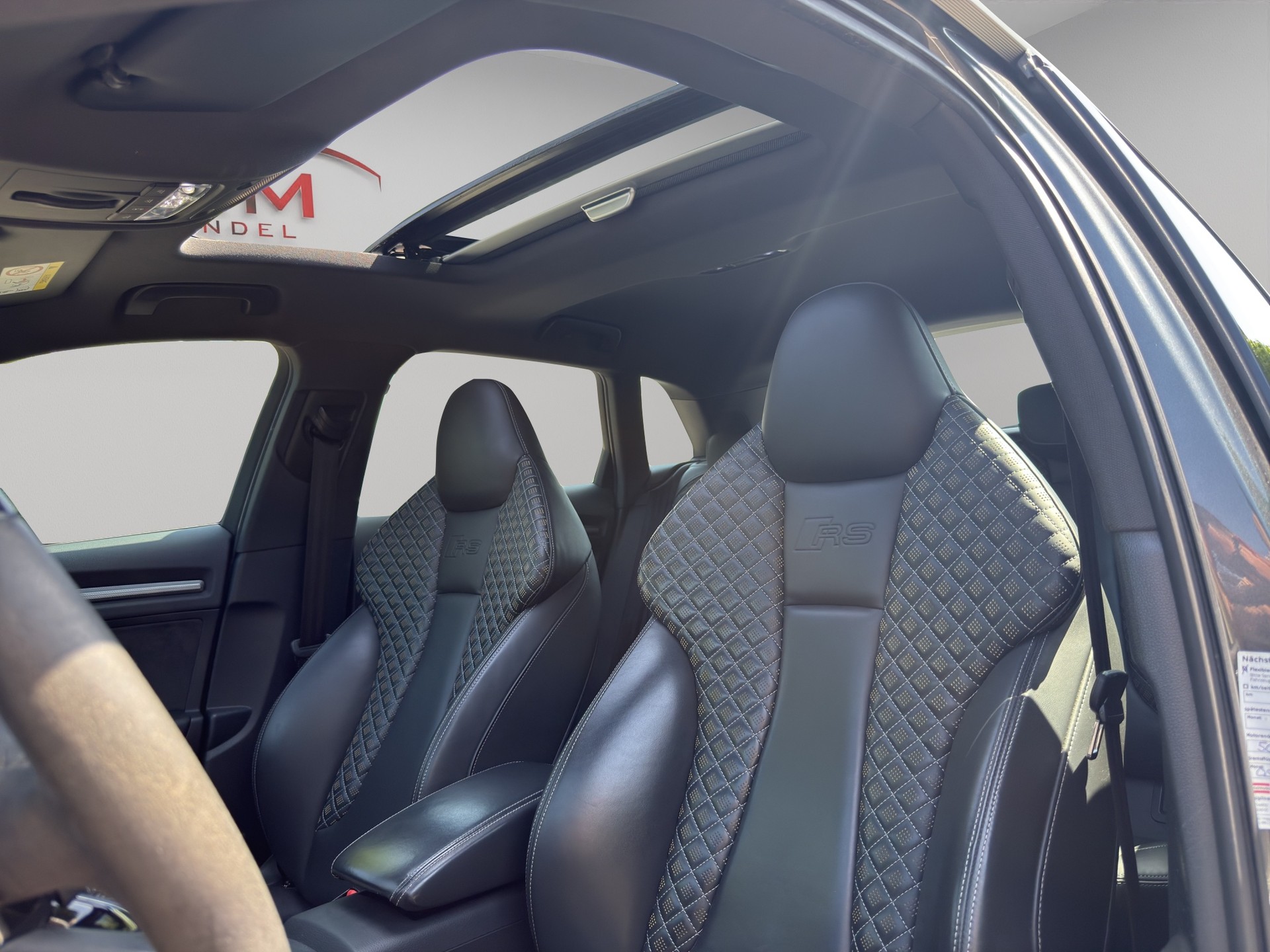AUDI RS3 Sportback 2.5 TSI quattro S-tronic-image-23