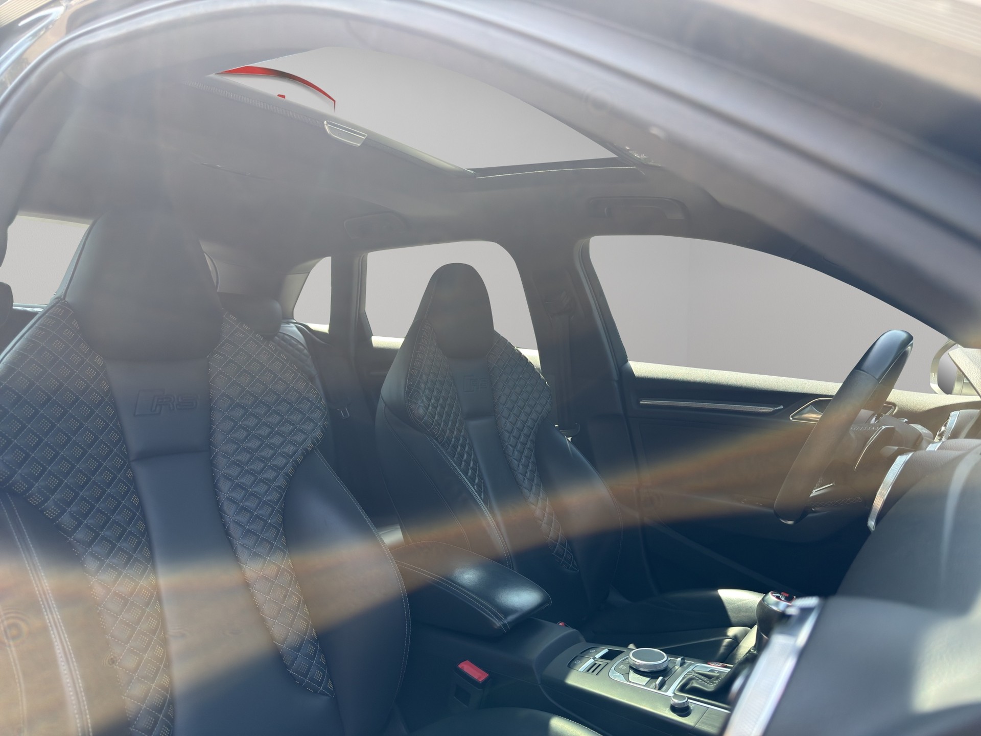 AUDI RS3 Sportback 2.5 TSI quattro S-tronic-image-21