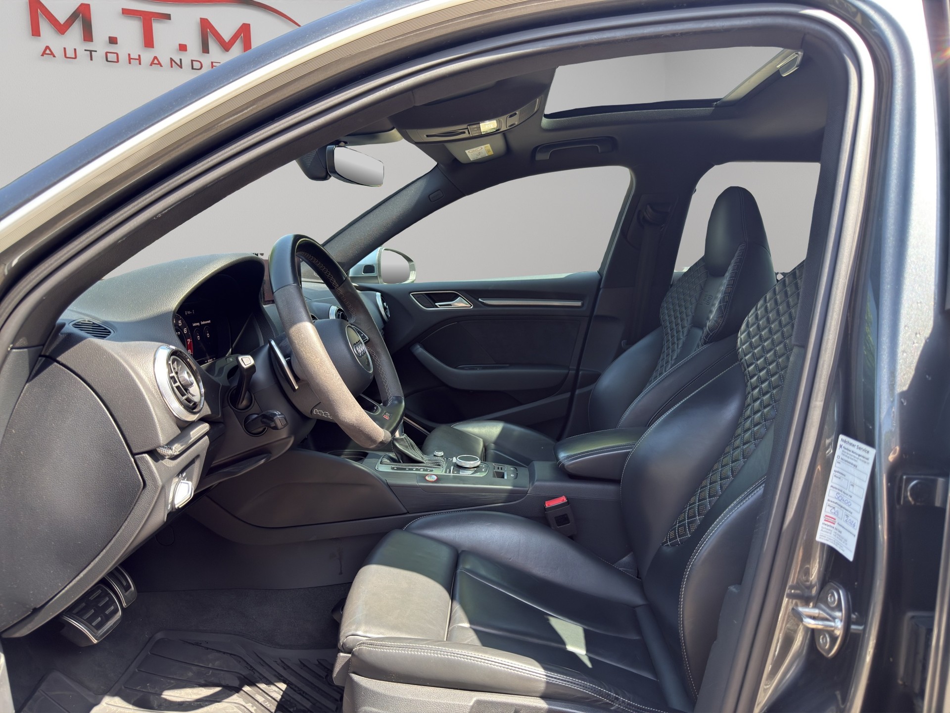 AUDI RS3 Sportback 2.5 TSI quattro S-tronic-image-14