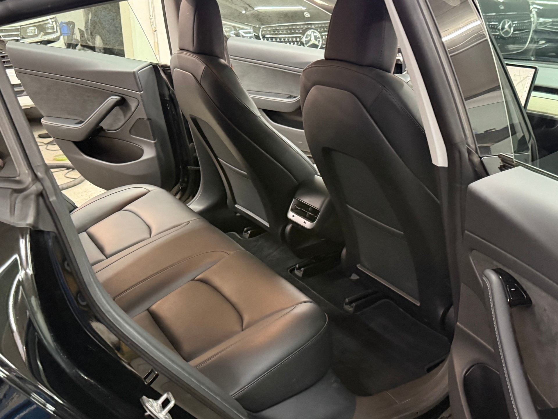 TESLA Model 3 Long Range Dual Motor AWD PERFORMANCE-image-9