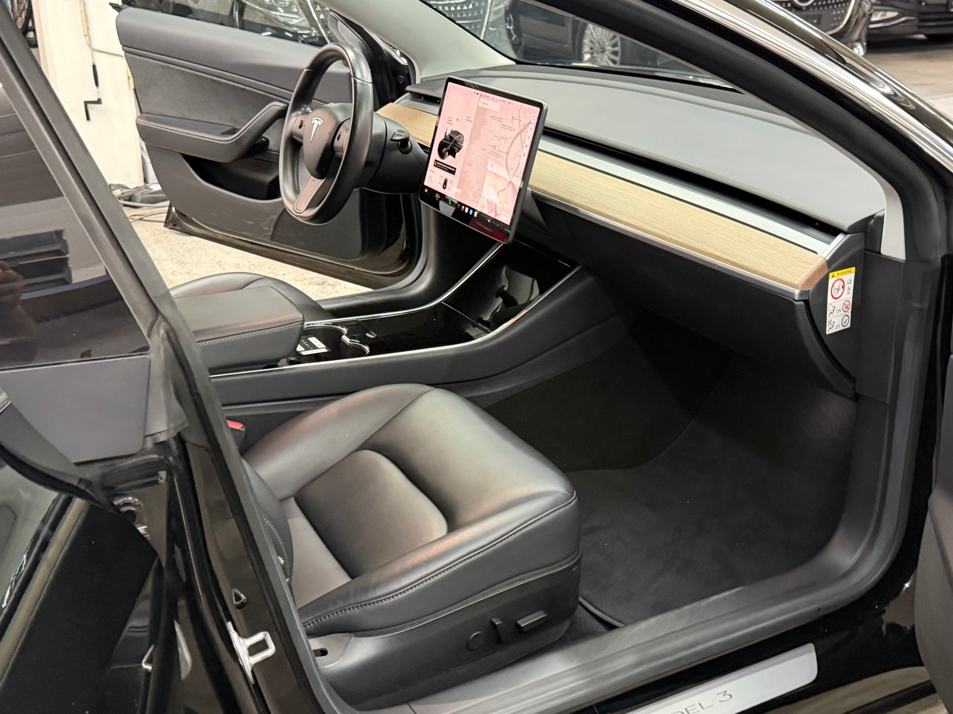 TESLA Model 3 Long Range Dual Motor AWD PERFORMANCE-image-10