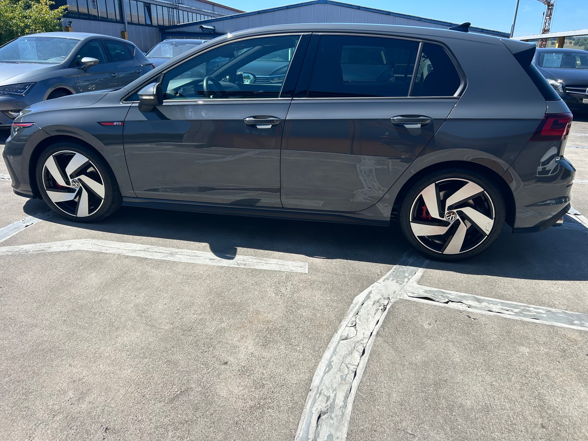 VW Golf 2.0 TSI GTI DSG-image-1