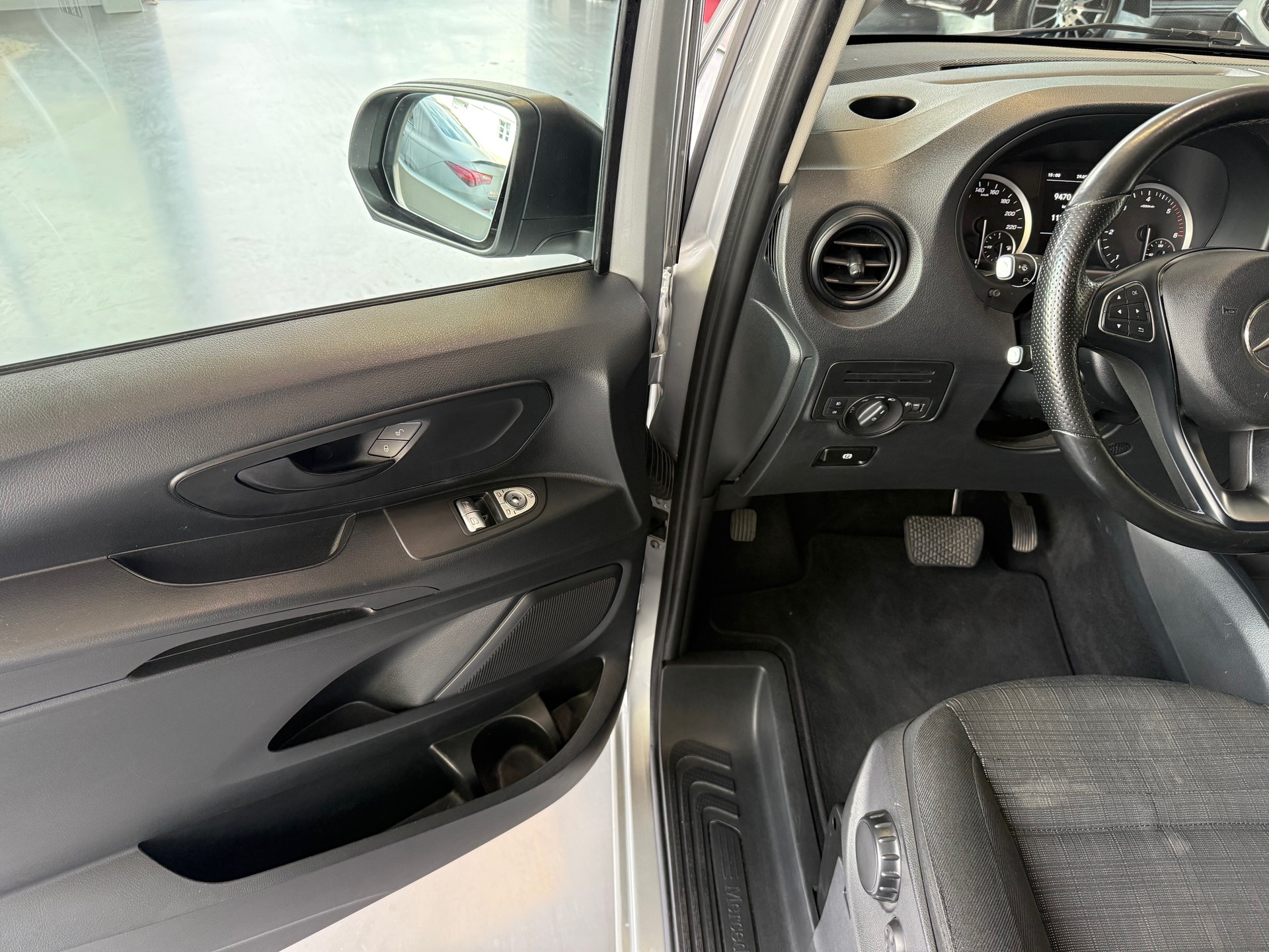 MERCEDES-BENZ Vito 119 BlueTEC Tourer Select EL 7G-Tronic-image-6