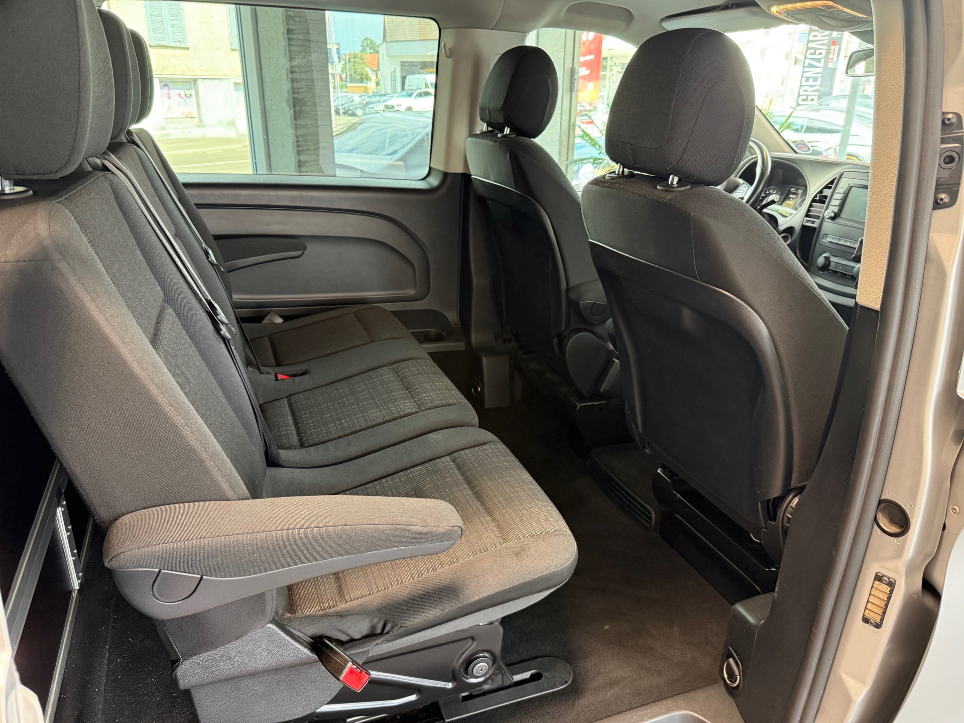 MERCEDES-BENZ Vito 119 BlueTEC Tourer Select EL 7G-Tronic-image-8