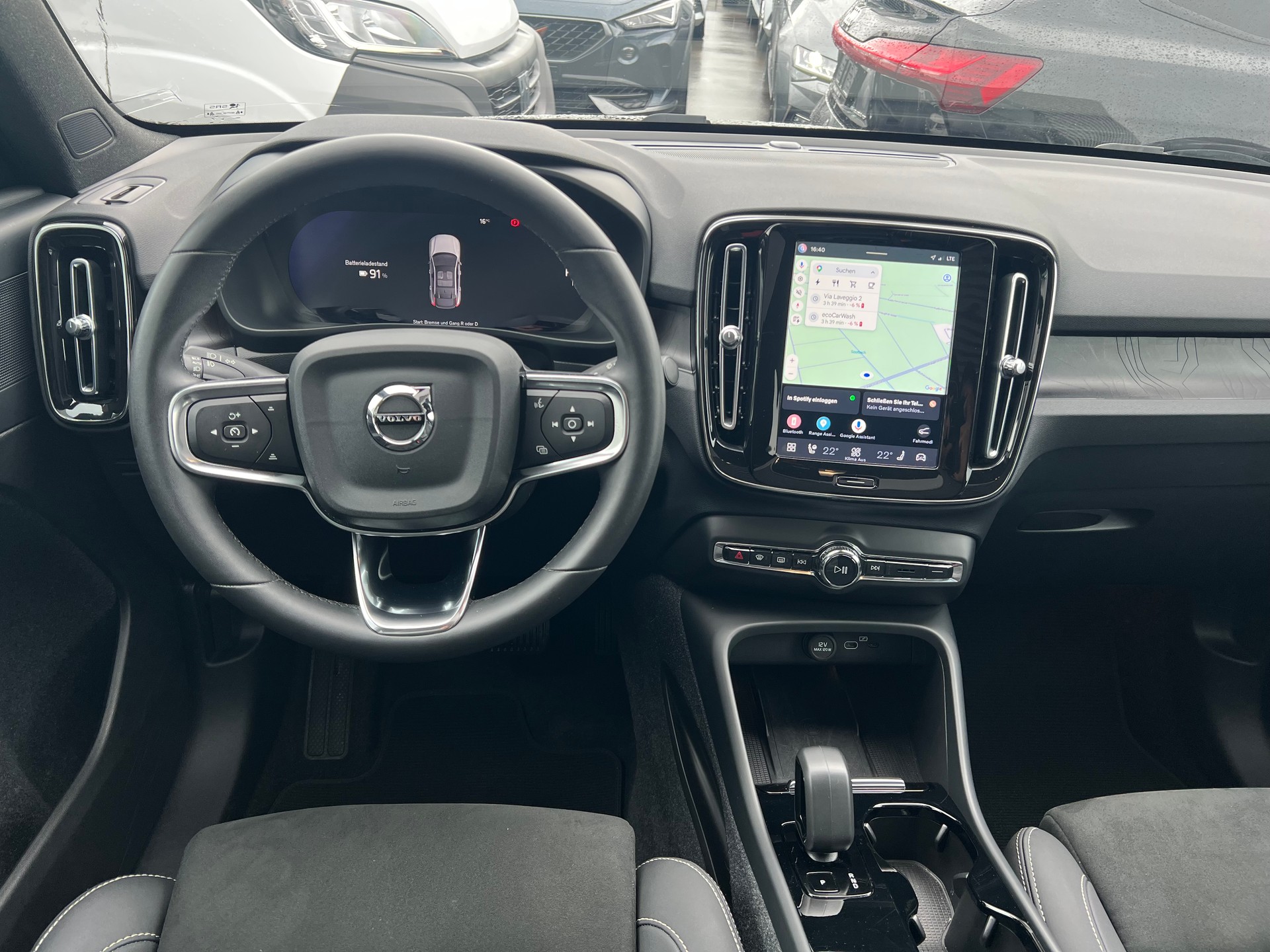 VOLVO C40 Recharge P6 Pure Electric Plus-image-8