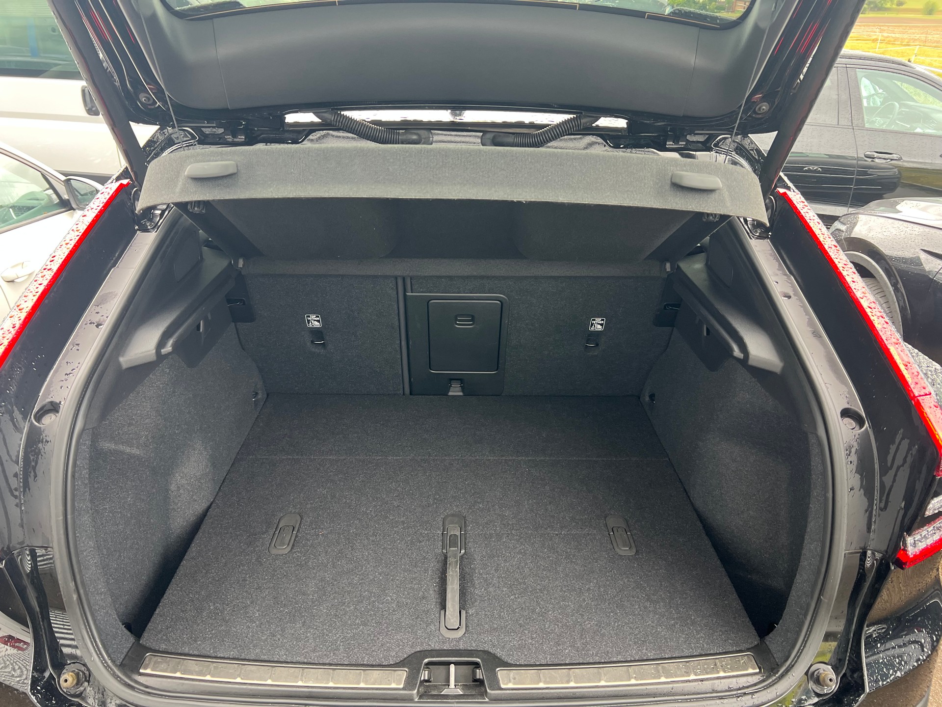 VOLVO C40 Recharge P6 Pure Electric Plus-image-7