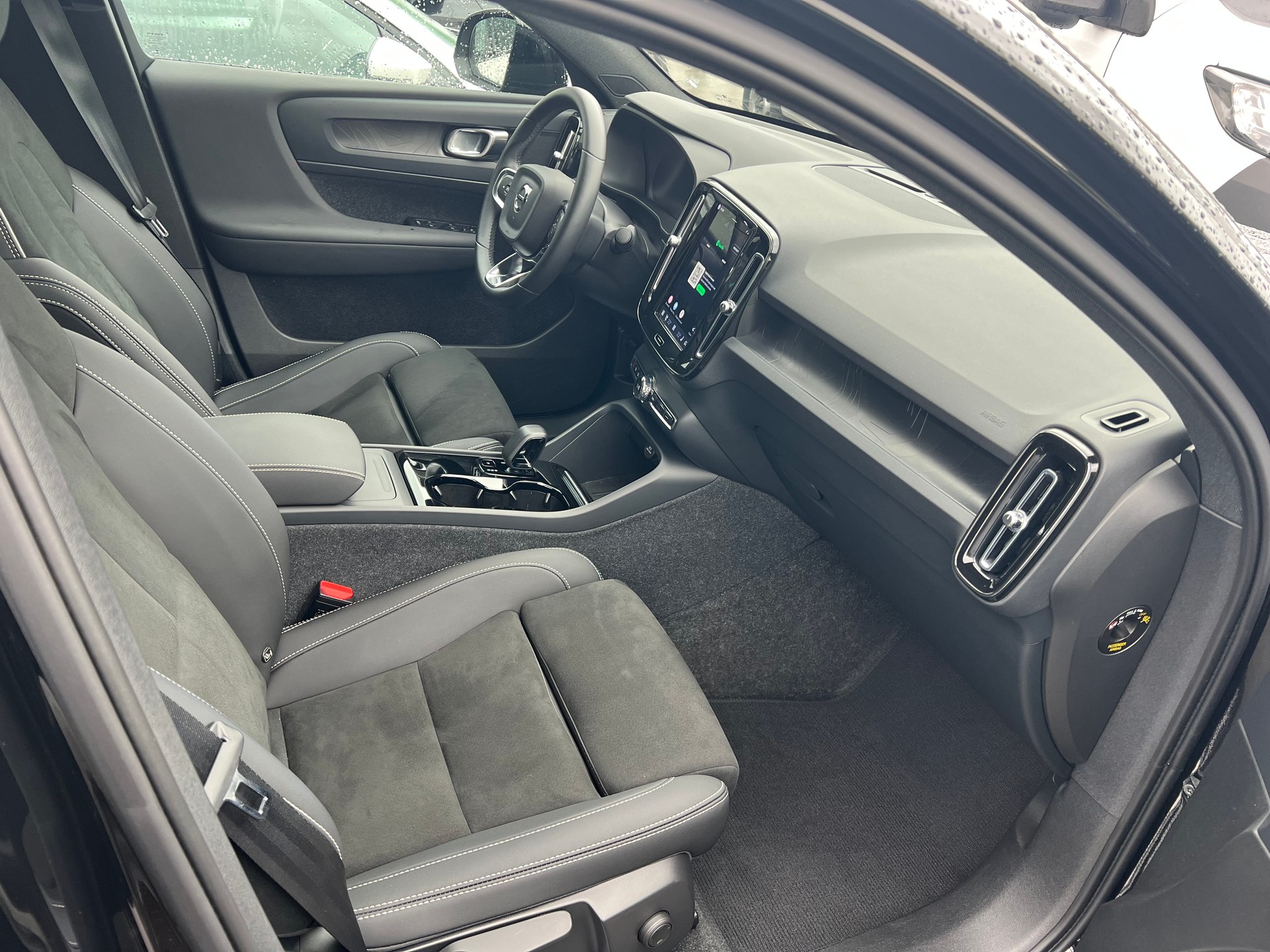 VOLVO C40 Recharge P6 Pure Electric Plus-image-4