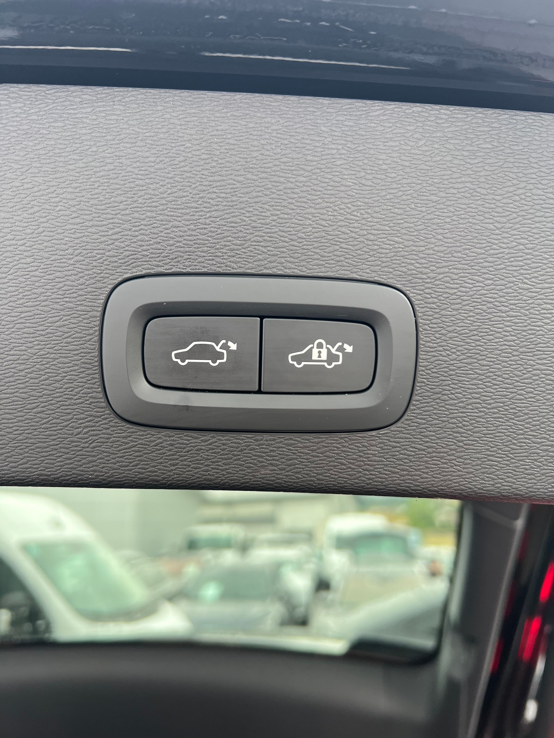 VOLVO C40 Recharge P6 Pure Electric Plus-image-9