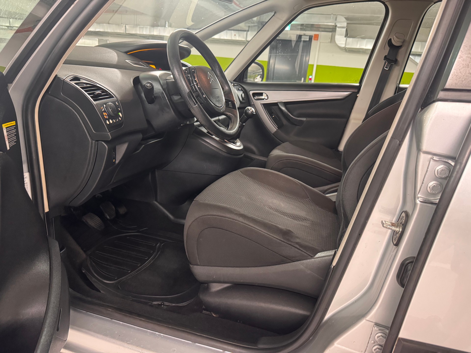 CITROEN Grand C4 Picasso 1.6i 16V Essentiel-image-14