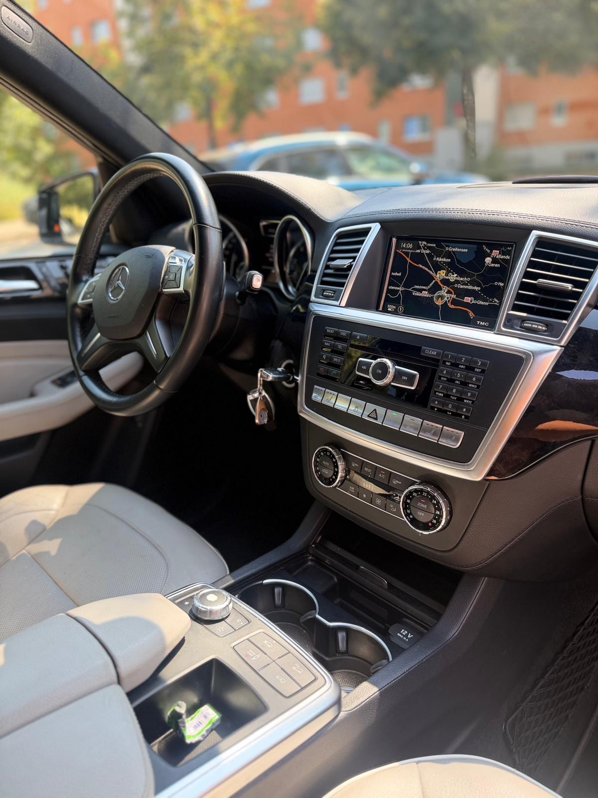 MERCEDES-BENZ ML 350 BlueEfficiency Edition 4Matic 7G-Tronic-image-12