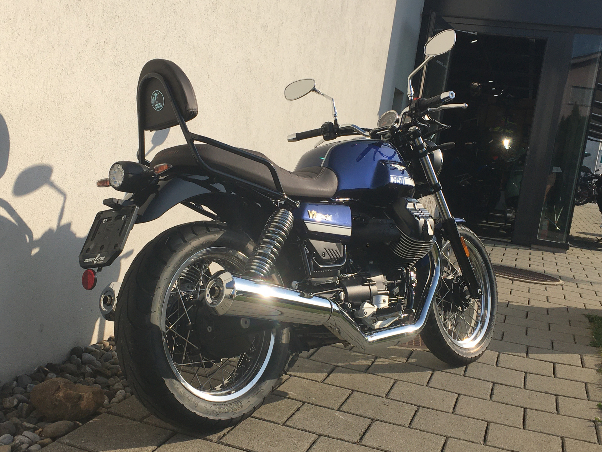 MOTO GUZZI V7 850 Special-showroom-element-1