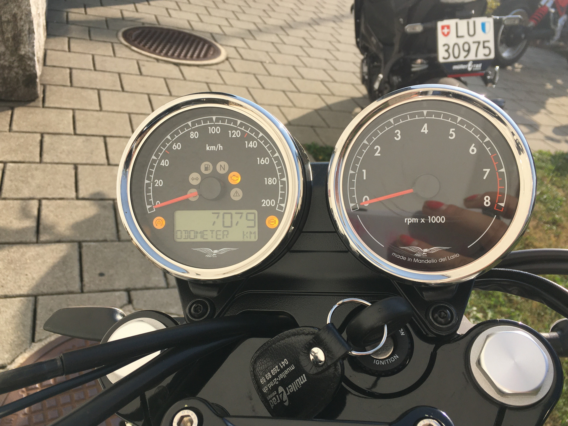 MOTO GUZZI V7 850 Special-image-5