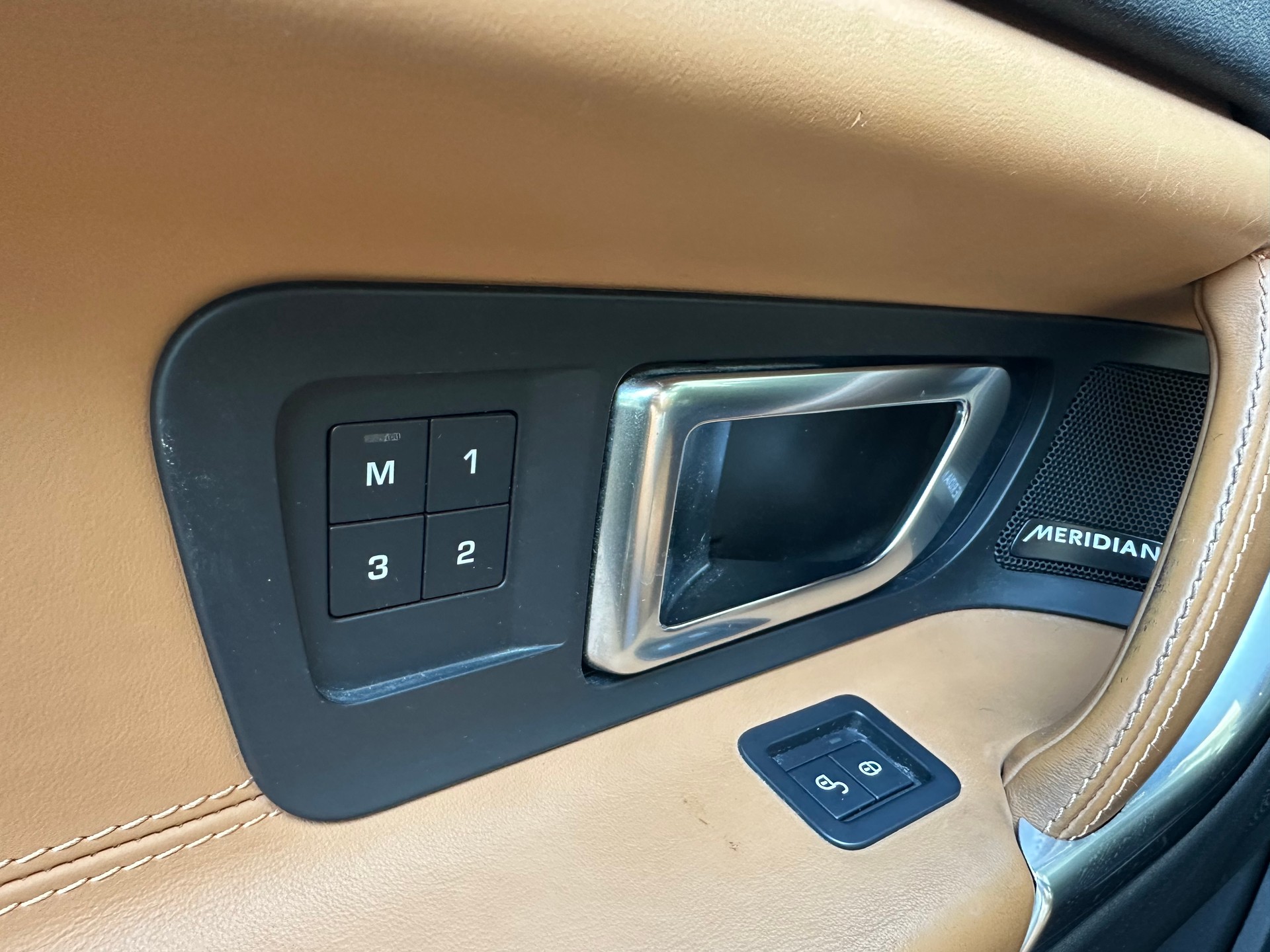 LAND ROVER Discovery Sport 2.0 SD4 HSE Luxury AT9-image-12