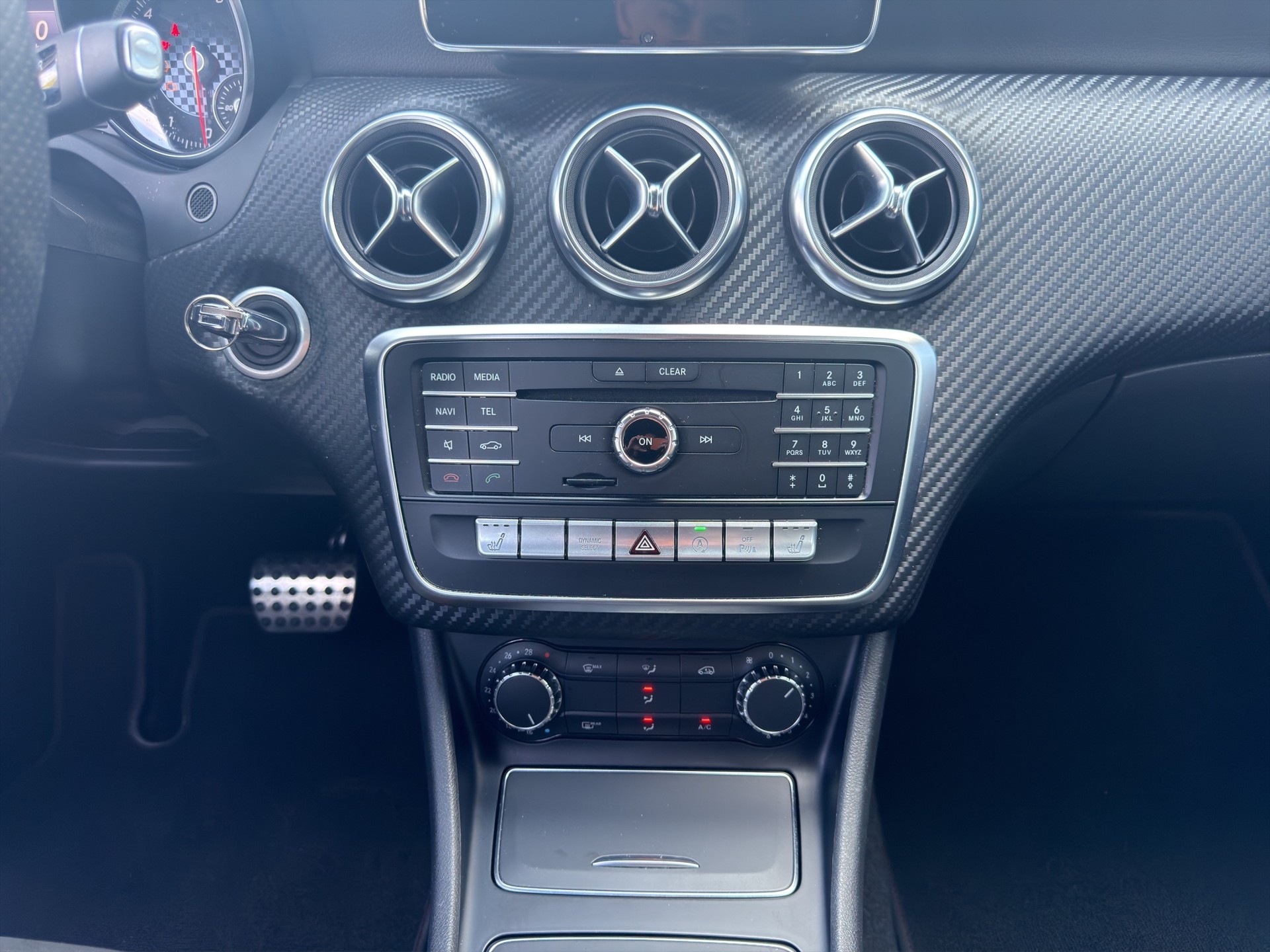 MERCEDES-BENZ A-Klasse W176 A 180 AMG Line-image-10