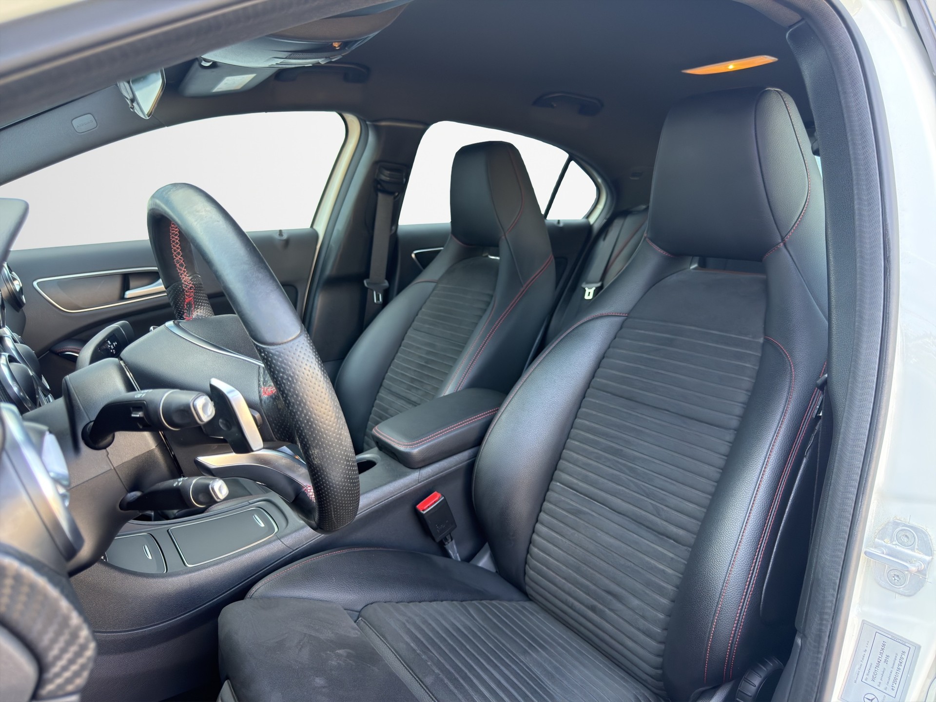 MERCEDES-BENZ A-Klasse W176 A 180 AMG Line-image-5